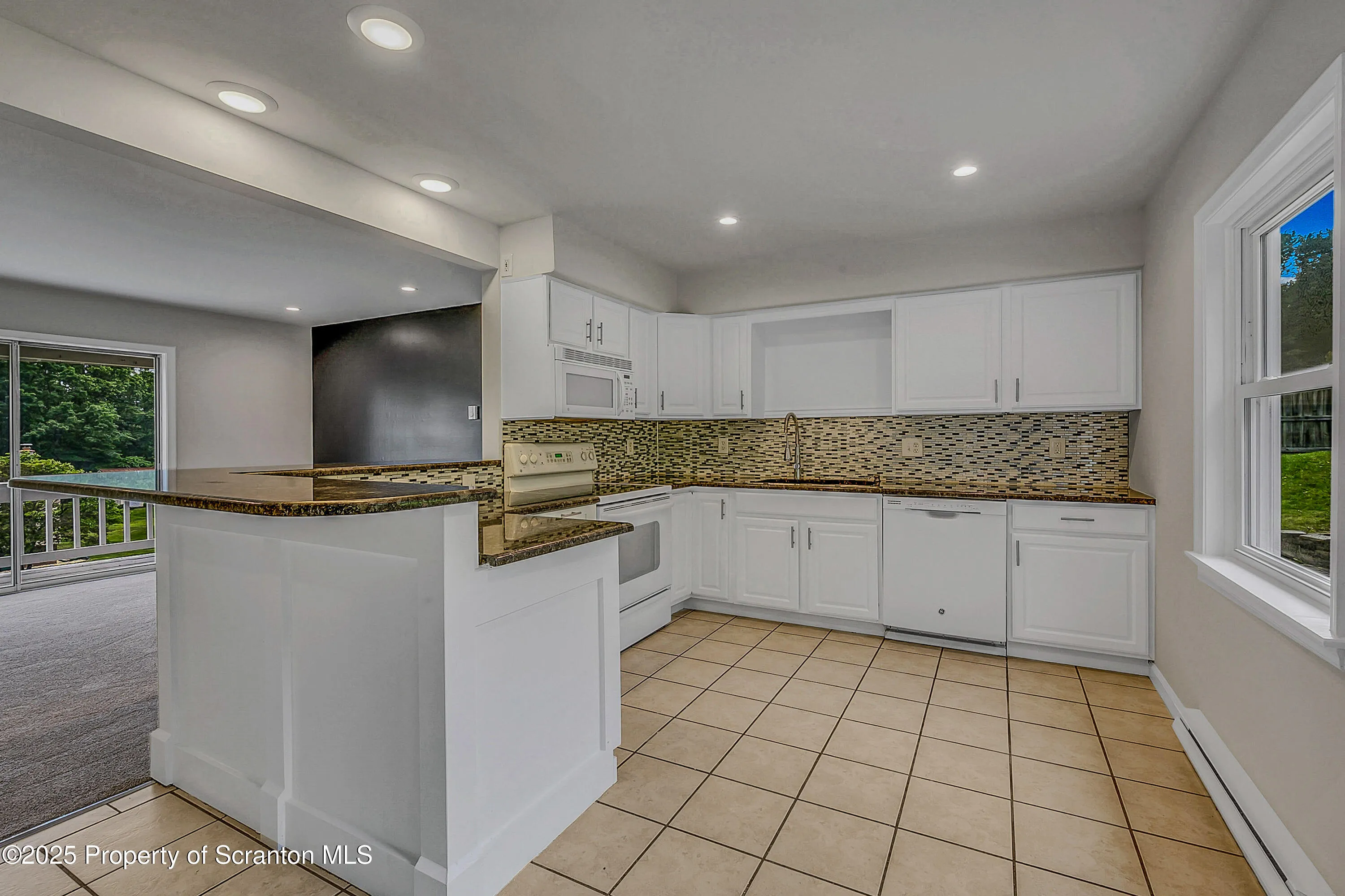 14 Vista Drive, Nanticoke City, Pennsylvania 18634, 3 Bedrooms Bedrooms, 6 Rooms Rooms,2 BathroomsBathrooms,Residential,For Sale,Vista,SC252659