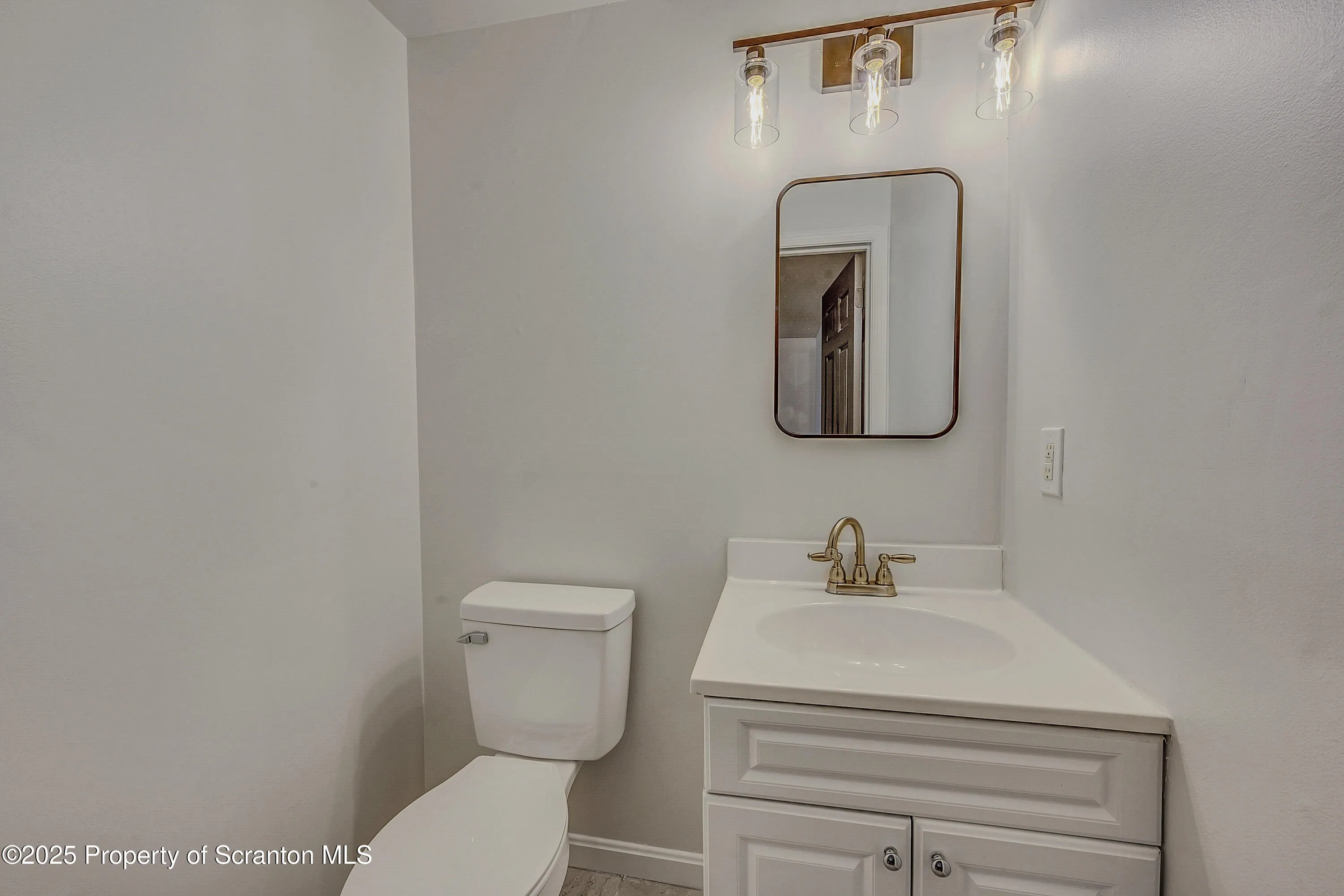 14 Vista Drive, Nanticoke City, Pennsylvania 18634, 3 Bedrooms Bedrooms, 6 Rooms Rooms,2 BathroomsBathrooms,Residential,For Sale,Vista,SC252659