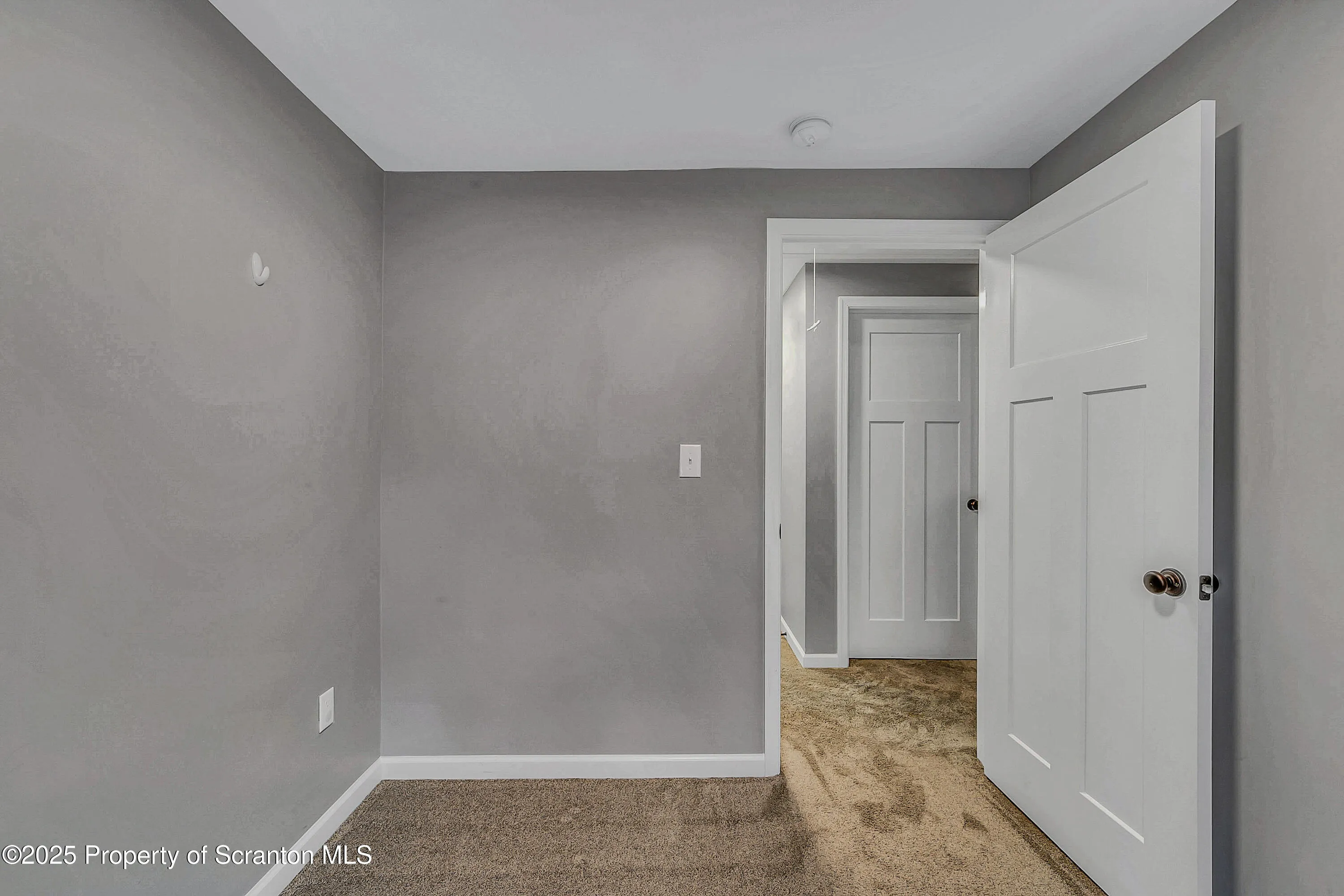 277 Atlas Street, Fell Twp, Pennsylvania 18407, 3 Bedrooms Bedrooms, 6 Rooms Rooms,2 BathroomsBathrooms,Residential,For Sale,Atlas,SC253207