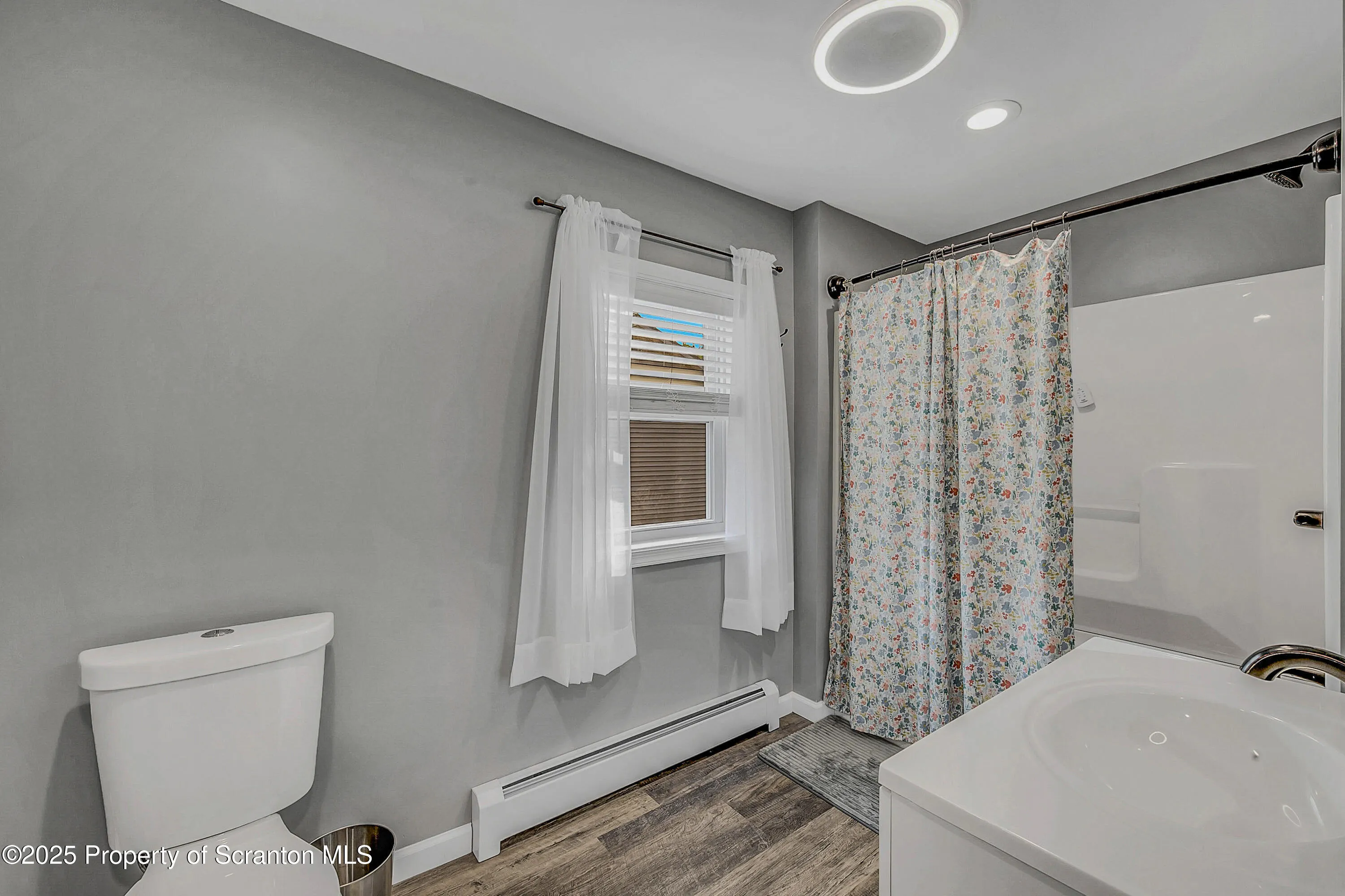 277 Atlas Street, Fell Twp, Pennsylvania 18407, 3 Bedrooms Bedrooms, 6 Rooms Rooms,2 BathroomsBathrooms,Residential,For Sale,Atlas,SC253207