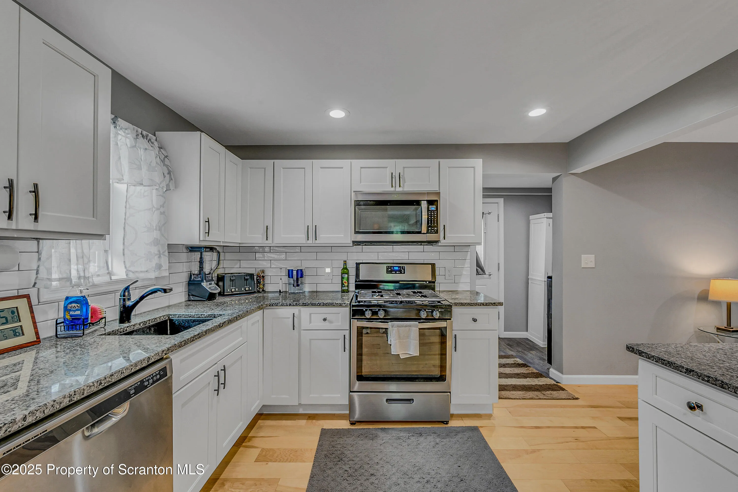 277 Atlas Street, Fell Twp, Pennsylvania 18407, 3 Bedrooms Bedrooms, 6 Rooms Rooms,2 BathroomsBathrooms,Residential,For Sale,Atlas,SC253207