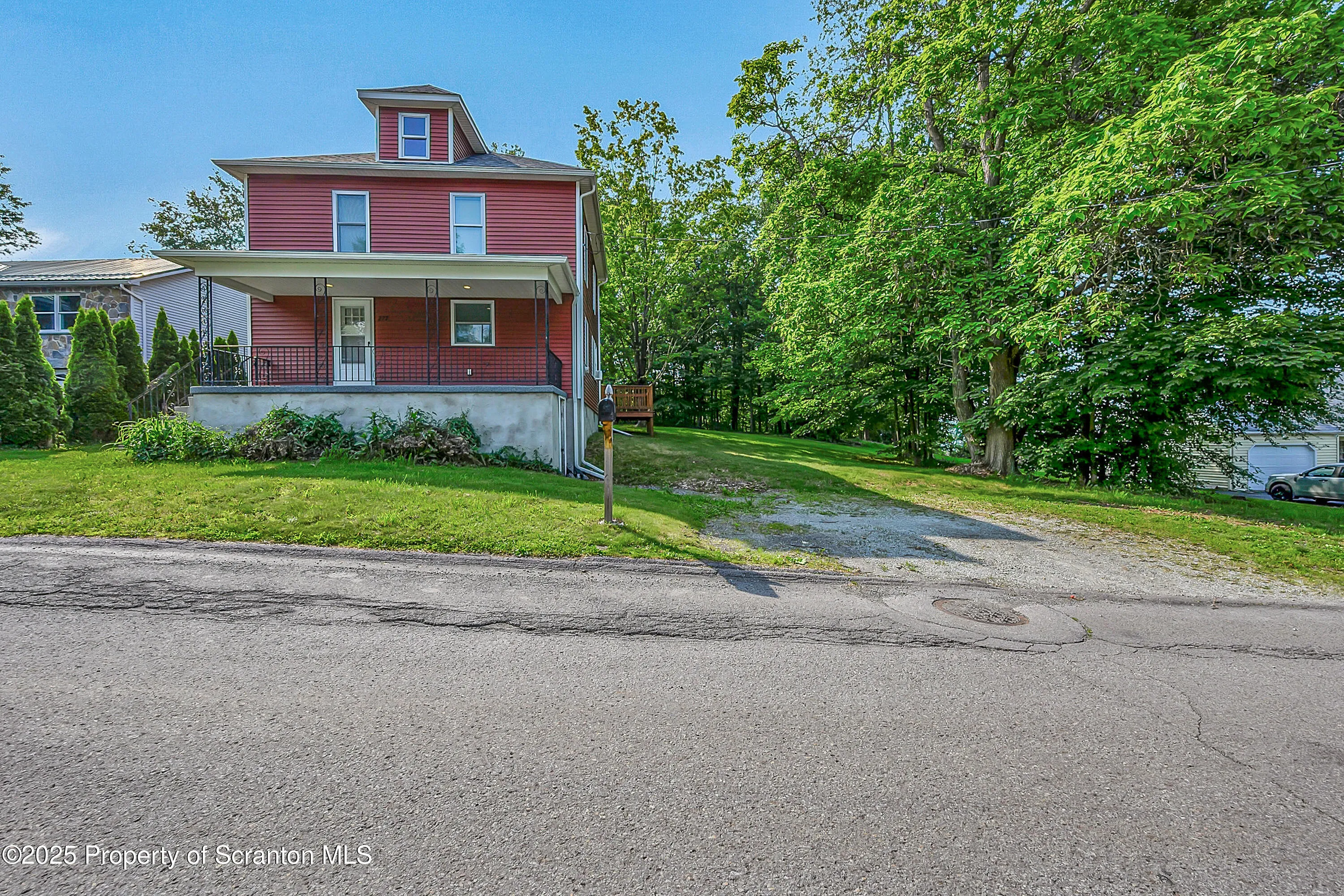 277 Atlas Street, Fell Twp, Pennsylvania 18407, 3 Bedrooms Bedrooms, 6 Rooms Rooms,2 BathroomsBathrooms,Residential,For Sale,Atlas,SC253207