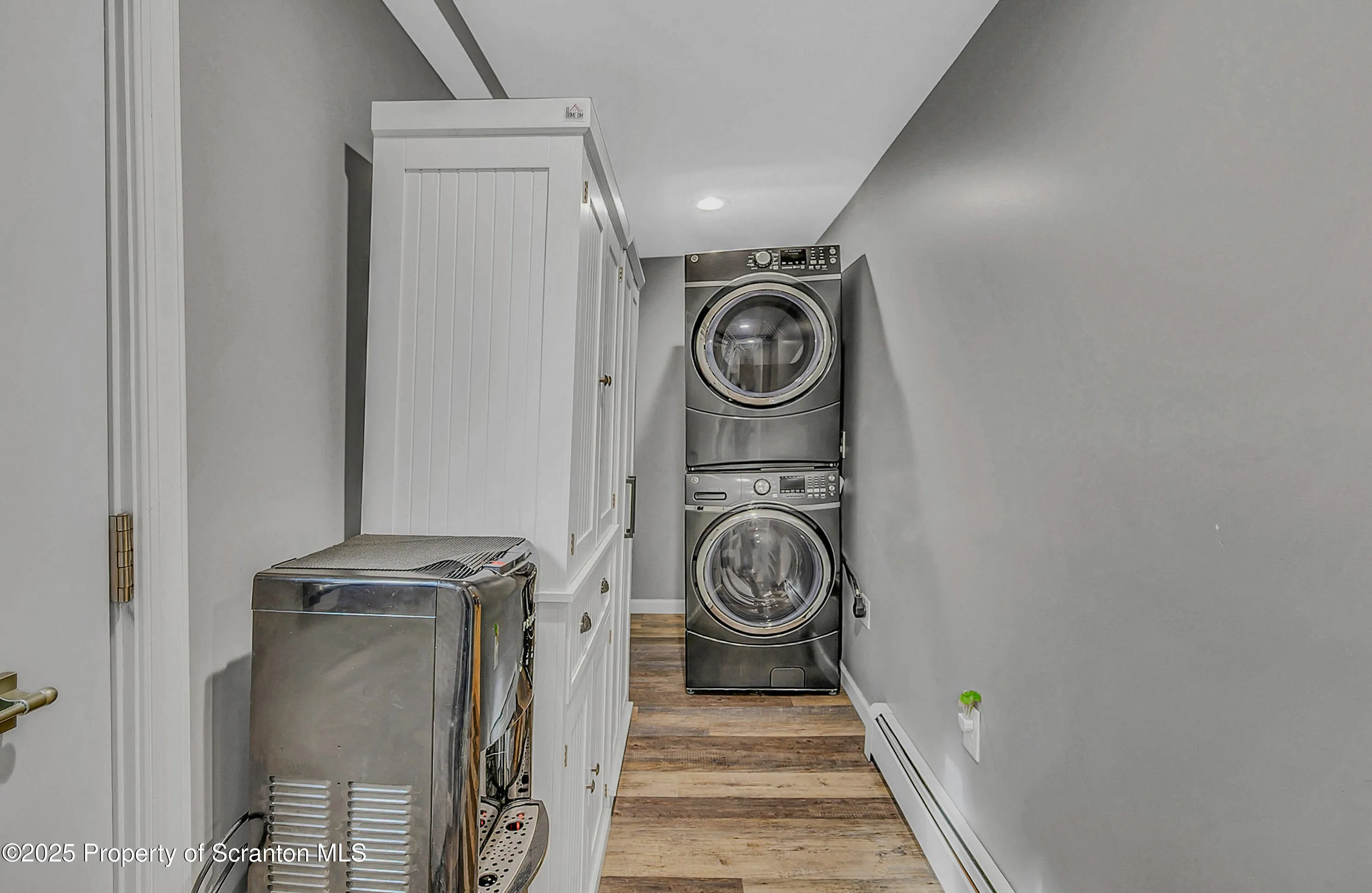 277 Atlas Street, Fell Twp, Pennsylvania 18407, 3 Bedrooms Bedrooms, 6 Rooms Rooms,2 BathroomsBathrooms,Residential,For Sale,Atlas,SC253207