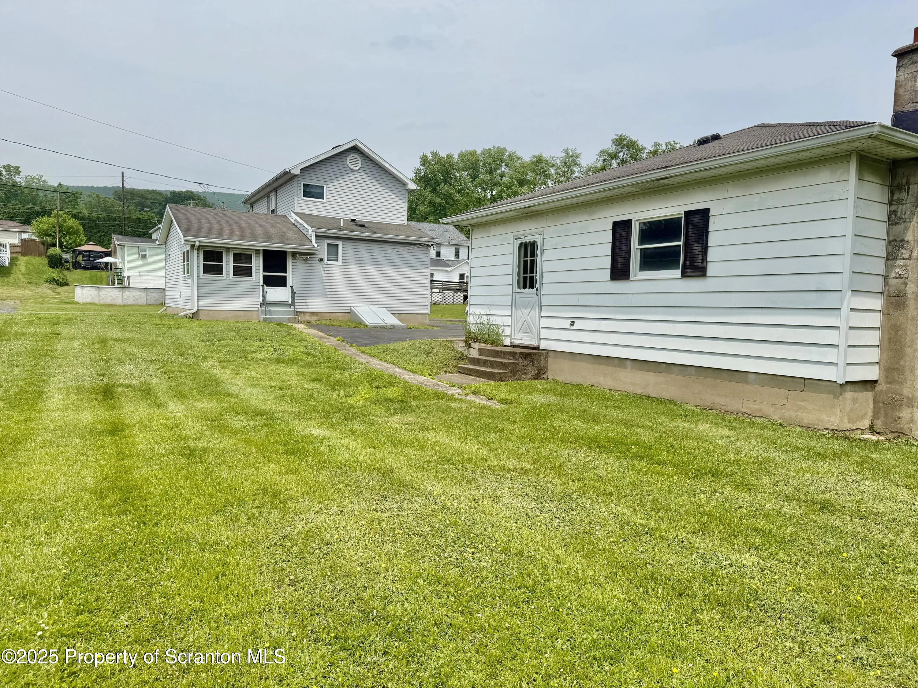 129 Casper Street, Old Forge, Pennsylvania 18518, 2 Bedrooms Bedrooms, 5 Rooms Rooms,1 BathroomBathrooms,Residential,For Sale,Casper,SC252790
