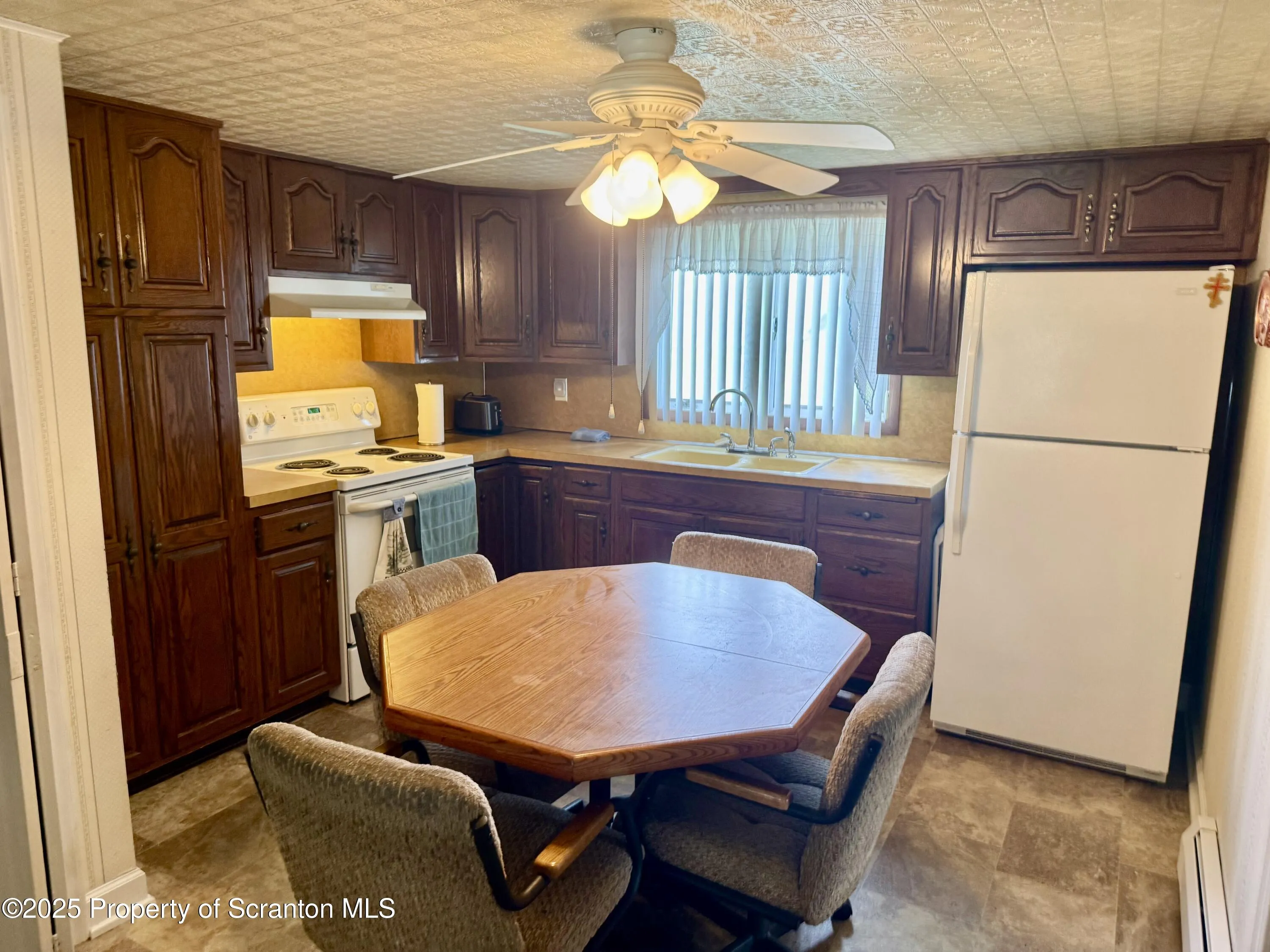 129 Casper Street, Old Forge, Pennsylvania 18518, 2 Bedrooms Bedrooms, 5 Rooms Rooms,1 BathroomBathrooms,Residential,For Sale,Casper,SC252790