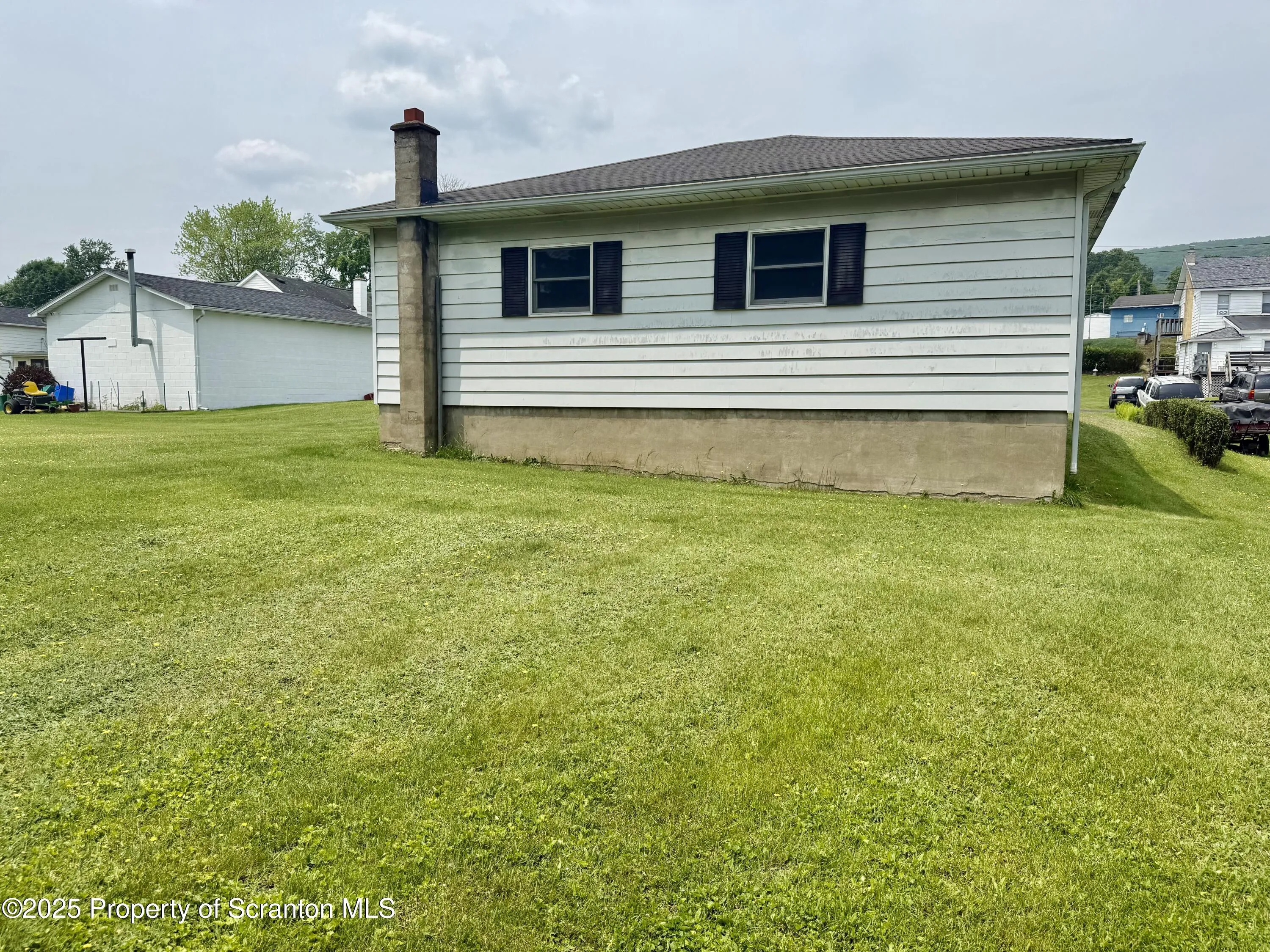 129 Casper Street, Old Forge, Pennsylvania 18518, 2 Bedrooms Bedrooms, 5 Rooms Rooms,1 BathroomBathrooms,Residential,For Sale,Casper,SC252790