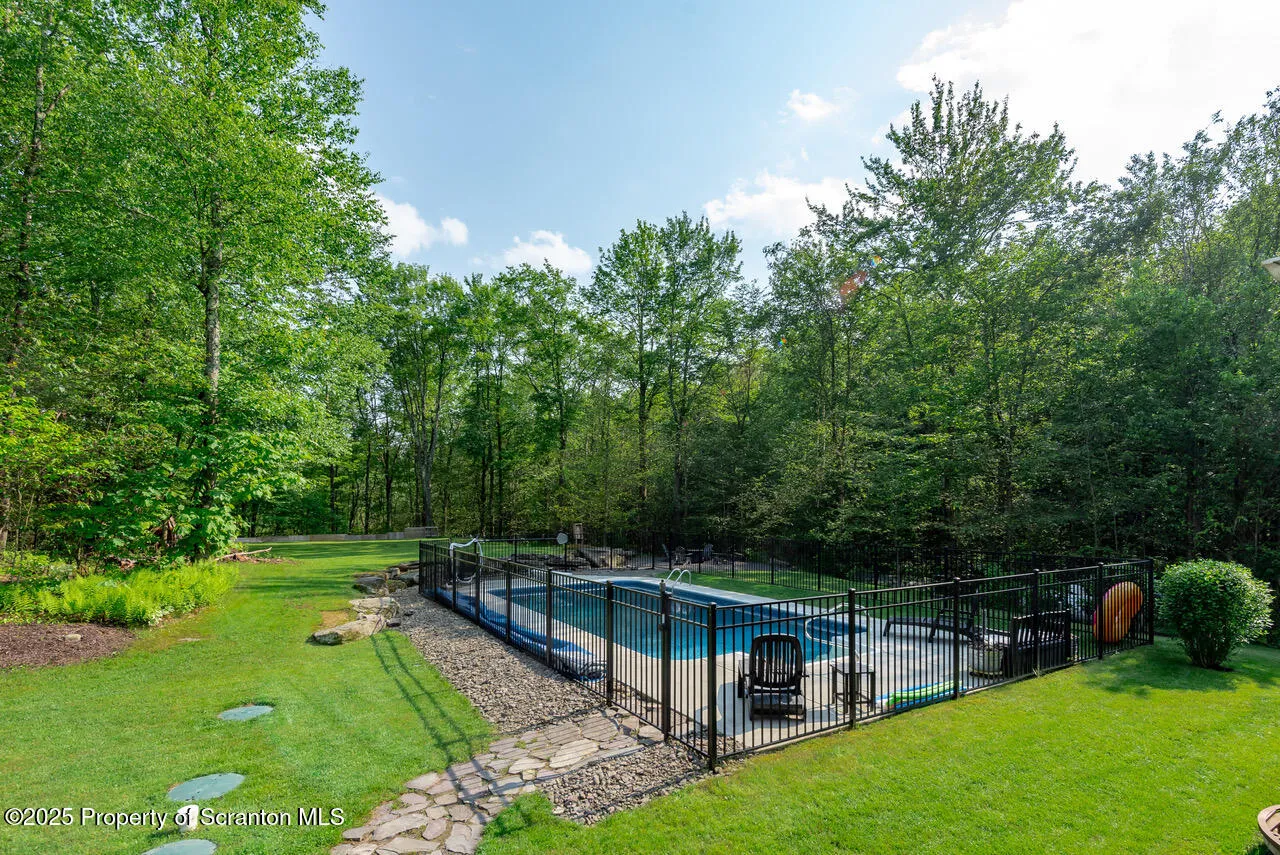 268 Winship Road, Covington Twp, Pennsylvania 18444, 4 Bedrooms Bedrooms, 9 Rooms Rooms,3 BathroomsBathrooms,Residential,For Sale,Winship,SC252867