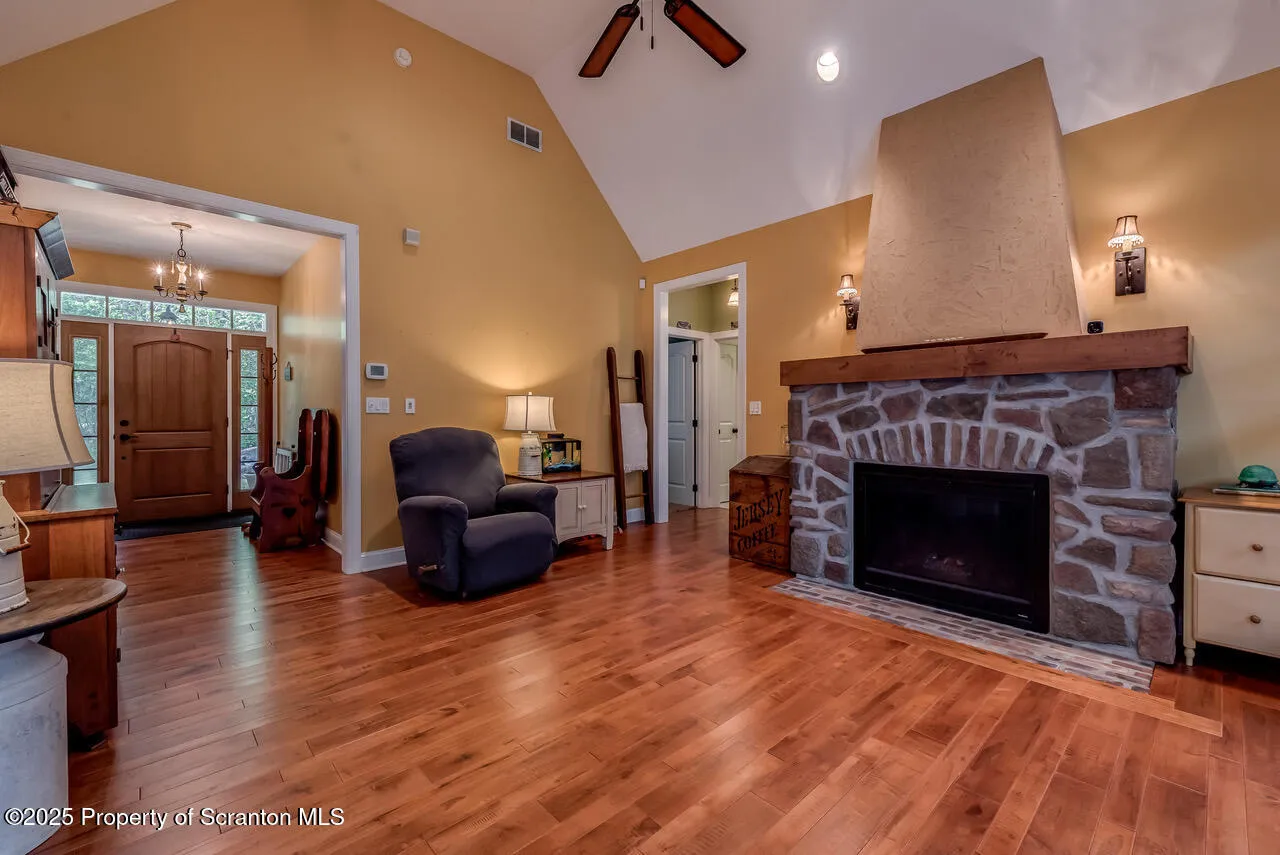 268 Winship Road, Covington Twp, Pennsylvania 18444, 4 Bedrooms Bedrooms, 9 Rooms Rooms,3 BathroomsBathrooms,Residential,For Sale,Winship,SC252867