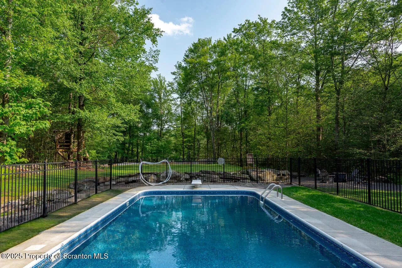 268 Winship Road, Covington Twp, Pennsylvania 18444, 4 Bedrooms Bedrooms, 9 Rooms Rooms,3 BathroomsBathrooms,Residential,For Sale,Winship,SC252867