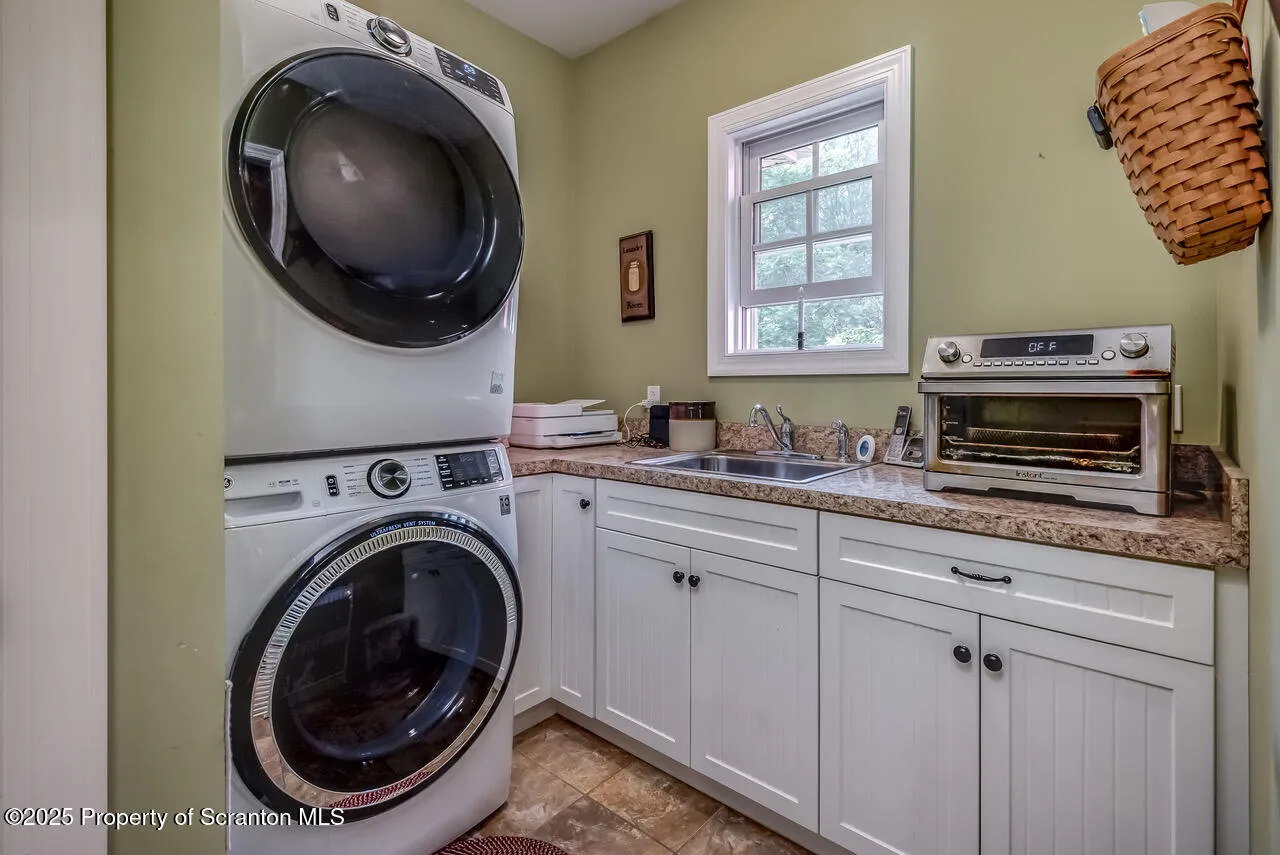 268 Winship Road, Covington Twp, Pennsylvania 18444, 4 Bedrooms Bedrooms, 9 Rooms Rooms,3 BathroomsBathrooms,Residential,For Sale,Winship,SC252867