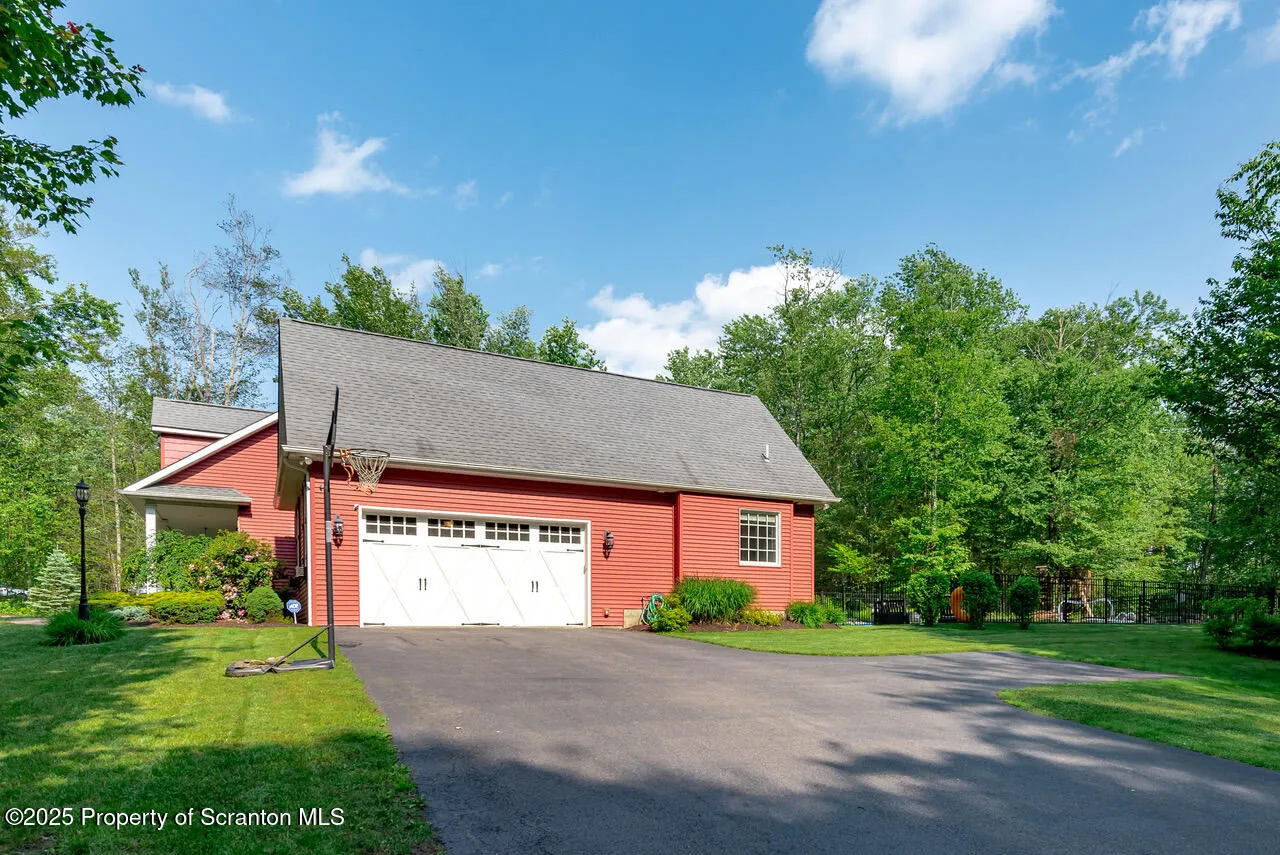 268 Winship Road, Covington Twp, Pennsylvania 18444, 4 Bedrooms Bedrooms, 9 Rooms Rooms,3 BathroomsBathrooms,Residential,For Sale,Winship,SC252867