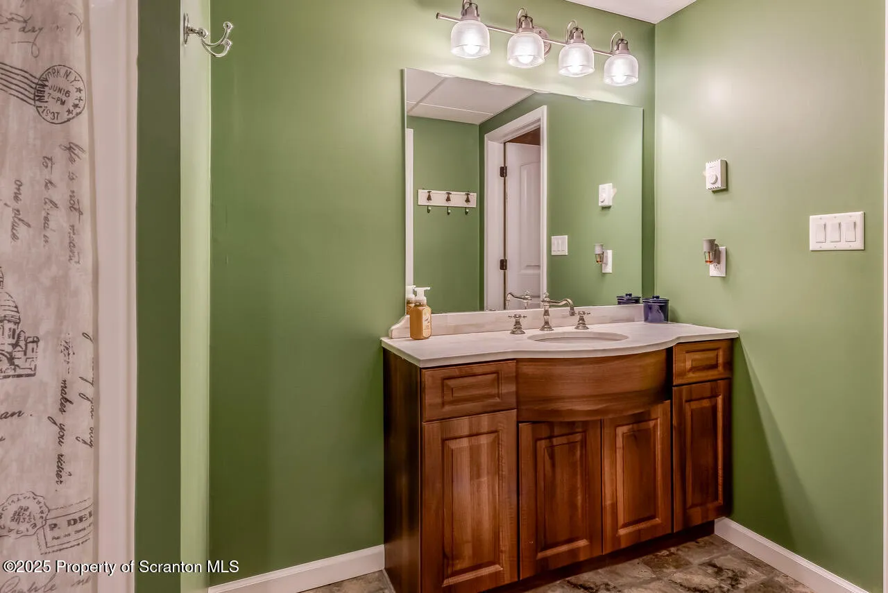 268 Winship Road, Covington Twp, Pennsylvania 18444, 4 Bedrooms Bedrooms, 9 Rooms Rooms,3 BathroomsBathrooms,Residential,For Sale,Winship,SC252867