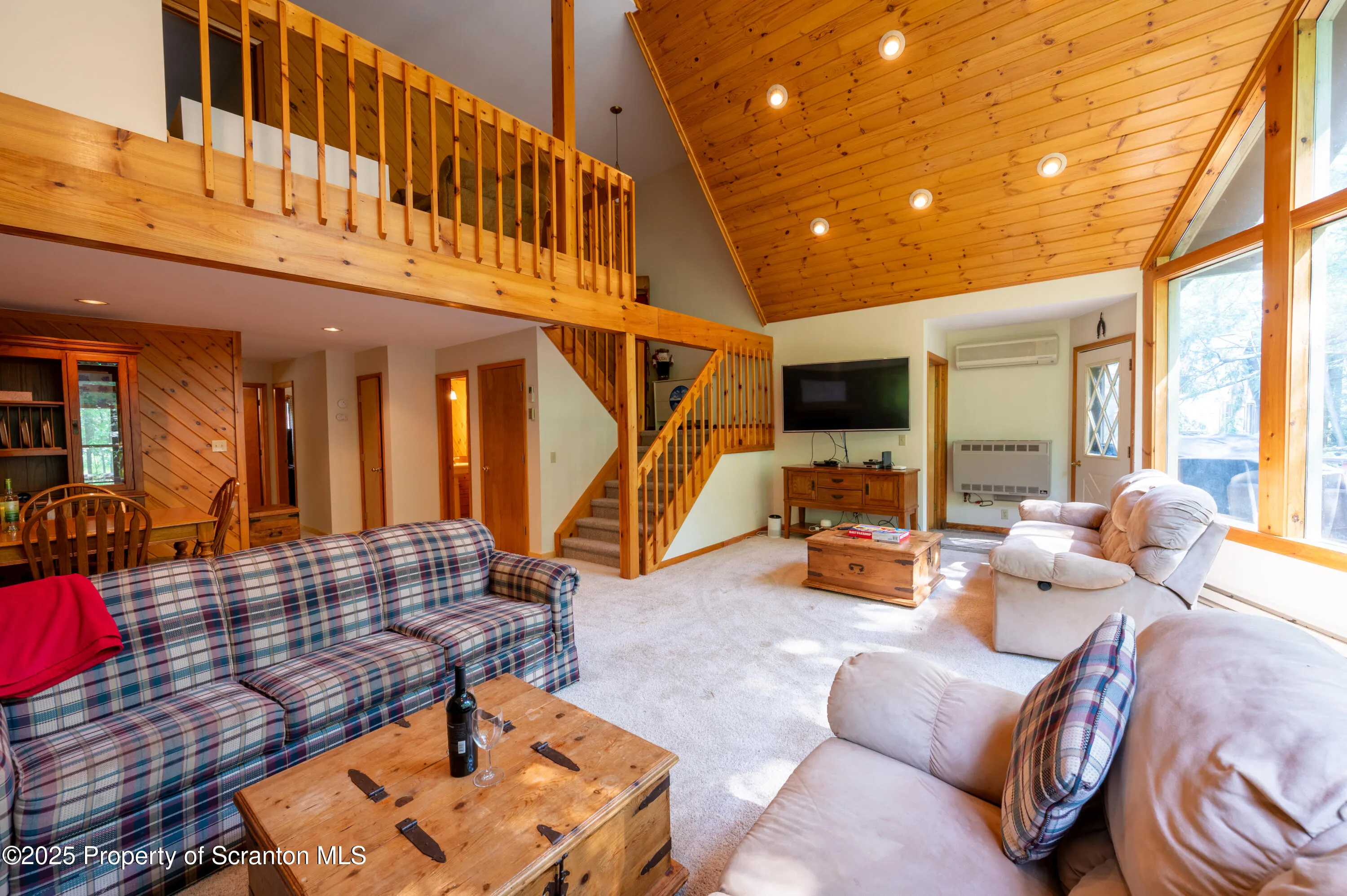 162 Fall Lane, Union Dale, Pennsylvania 18470, 4 Bedrooms Bedrooms, 9 Rooms Rooms,3 BathroomsBathrooms,Residential,For Sale,Fall,SC253292