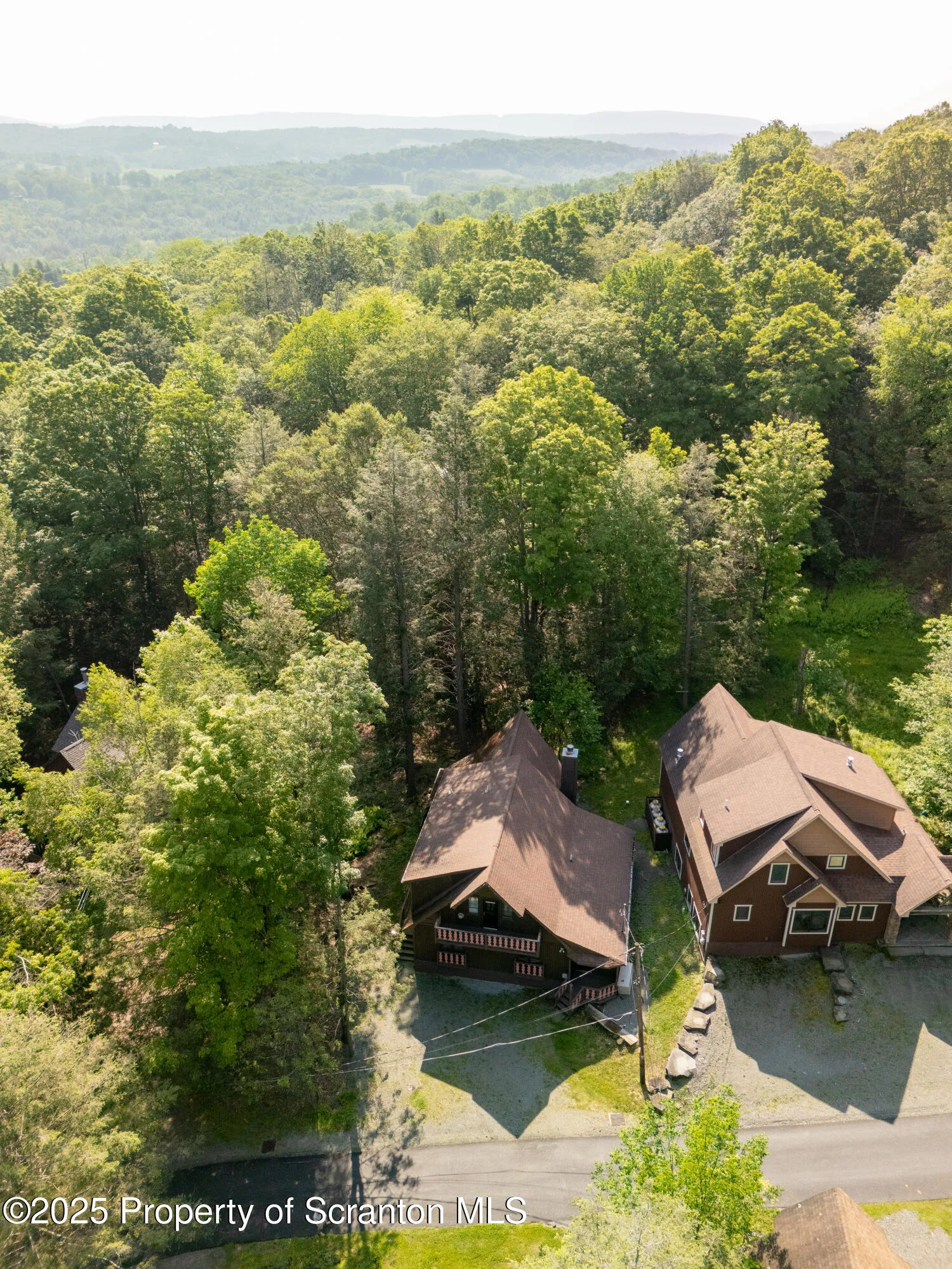 162 Fall Lane, Union Dale, Pennsylvania 18470, 4 Bedrooms Bedrooms, 9 Rooms Rooms,3 BathroomsBathrooms,Residential,For Sale,Fall,SC253292