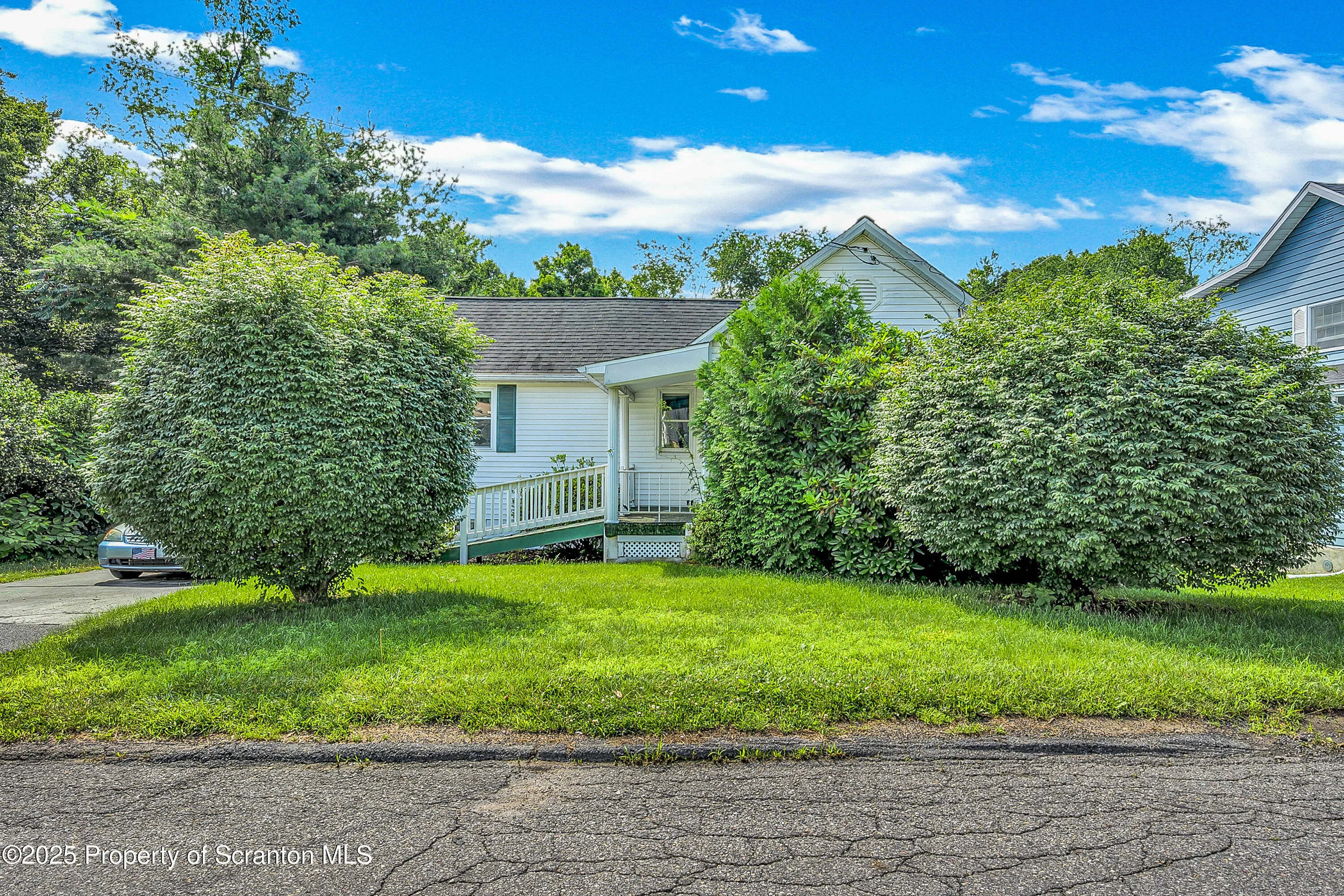 344 2nd Street, Eynon, Pennsylvania 18403, 1 Bedroom Bedrooms, 5 Rooms Rooms,2 BathroomsBathrooms,Residential,For Sale,2nd,SC253247
