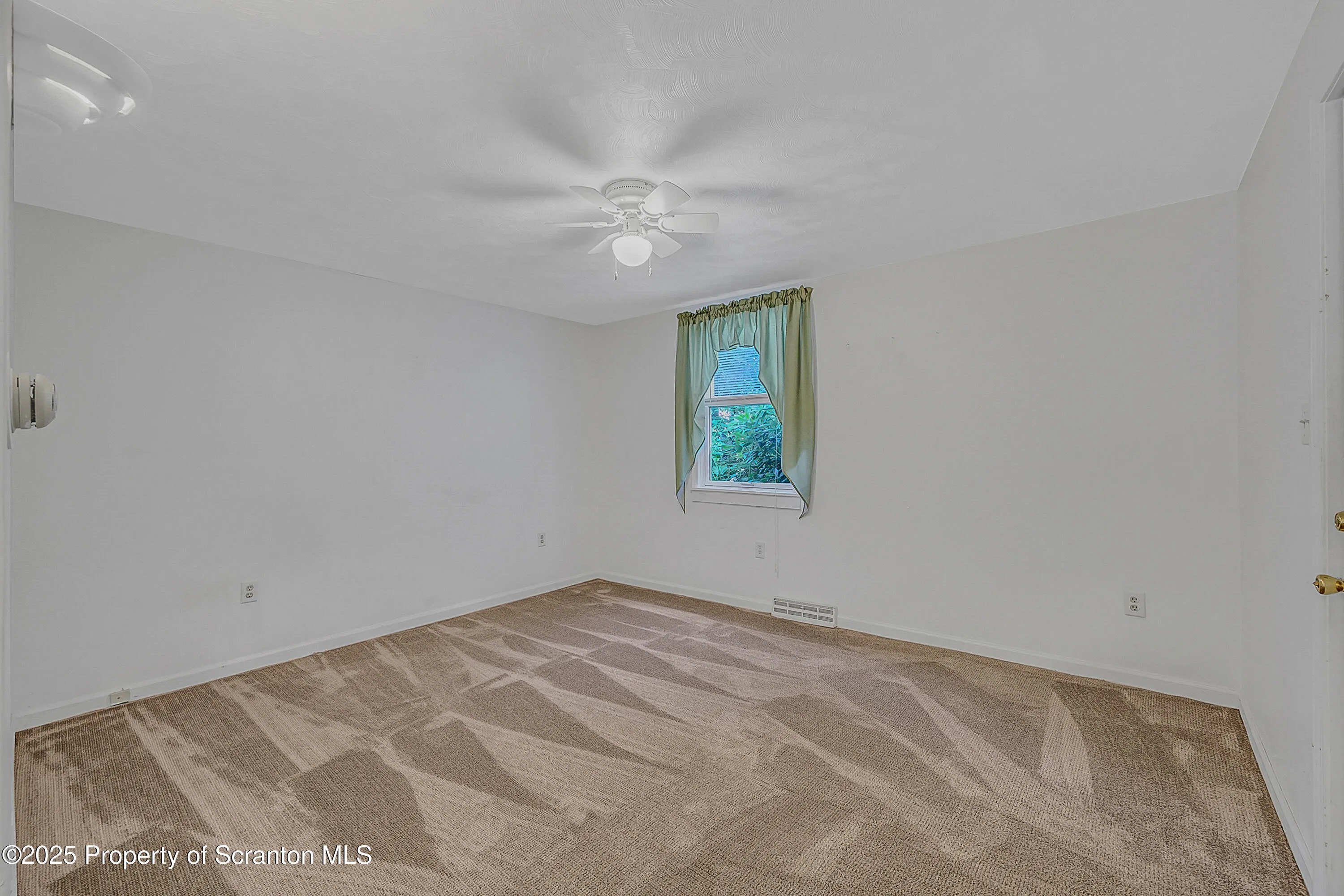344 2nd Street, Eynon, Pennsylvania 18403, 1 Bedroom Bedrooms, 5 Rooms Rooms,2 BathroomsBathrooms,Residential,For Sale,2nd,SC253247