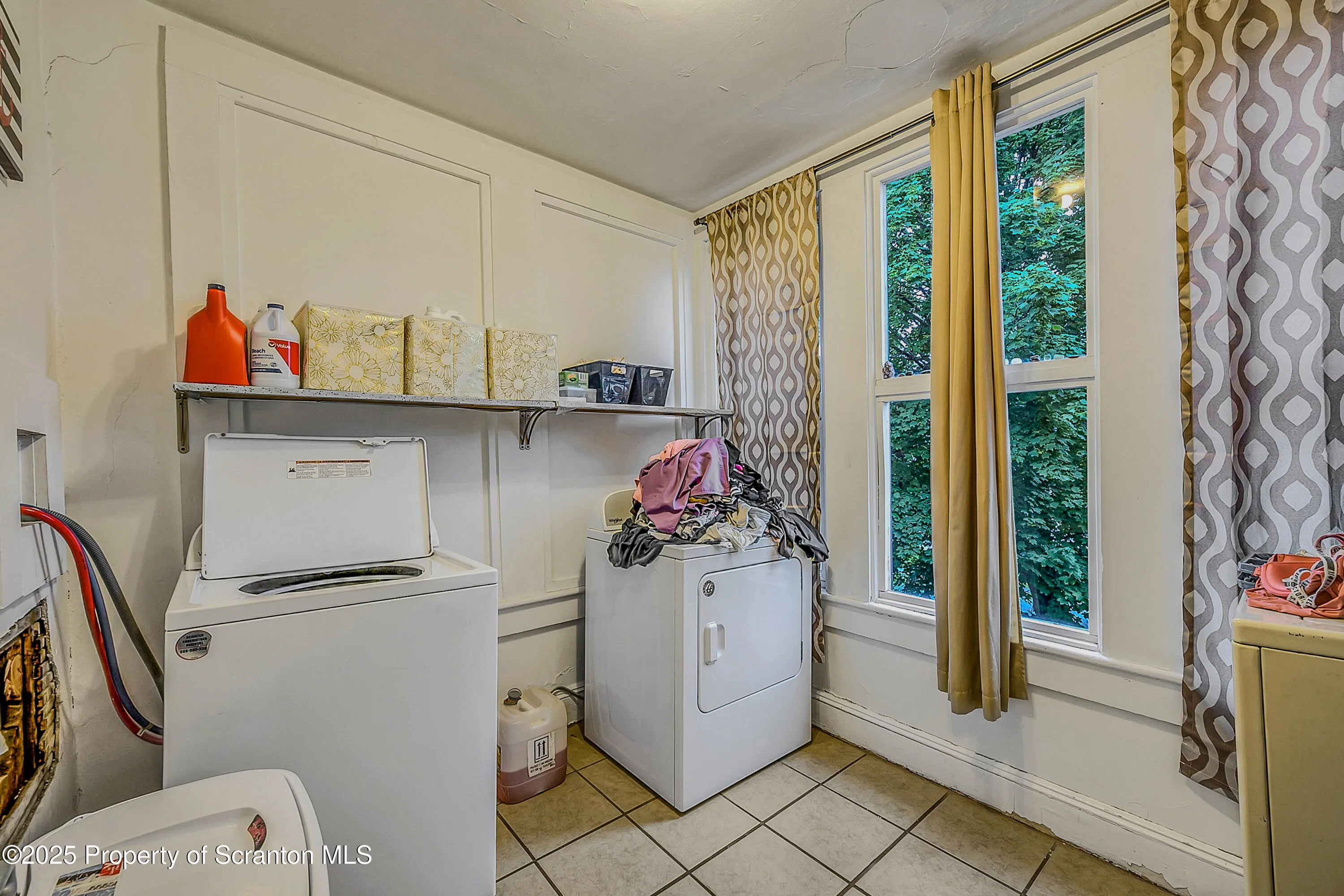 167 S Hyde Park Avenue, Scranton, Pennsylvania 18504, 10 Bedrooms Bedrooms, ,4 BathroomsBathrooms,Residential Income,For Sale,Hyde Park,SC253263
