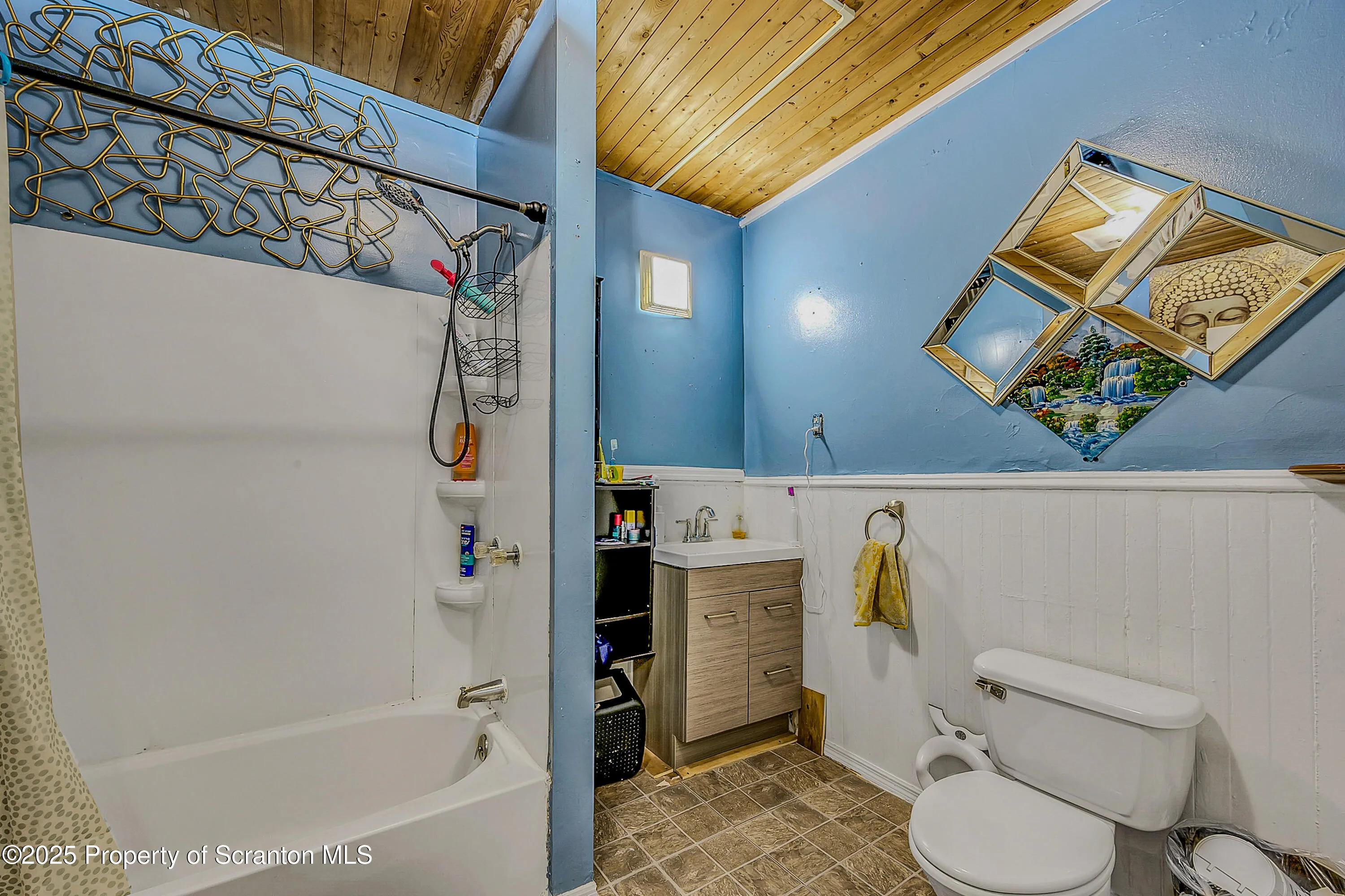 167 S Hyde Park Avenue, Scranton, Pennsylvania 18504, 10 Bedrooms Bedrooms, ,4 BathroomsBathrooms,Residential Income,For Sale,Hyde Park,SC253263