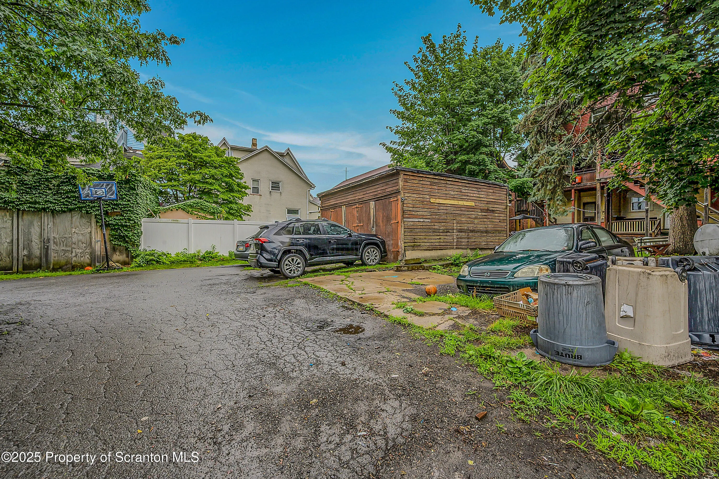 167 S Hyde Park Avenue, Scranton, Pennsylvania 18504, 10 Bedrooms Bedrooms, ,4 BathroomsBathrooms,Residential Income,For Sale,Hyde Park,SC253263