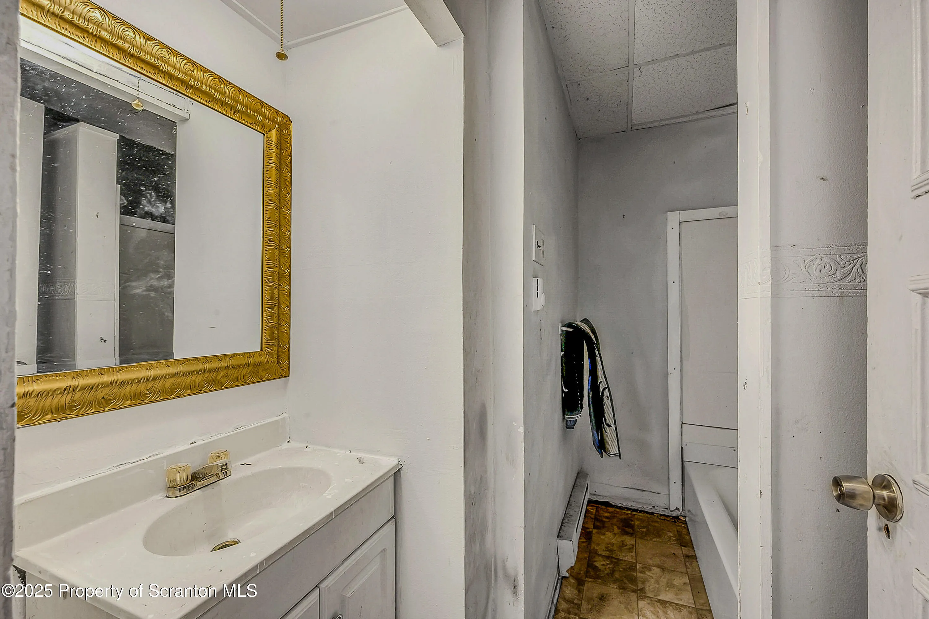 167 S Hyde Park Avenue, Scranton, Pennsylvania 18504, 10 Bedrooms Bedrooms, ,4 BathroomsBathrooms,Residential Income,For Sale,Hyde Park,SC253263