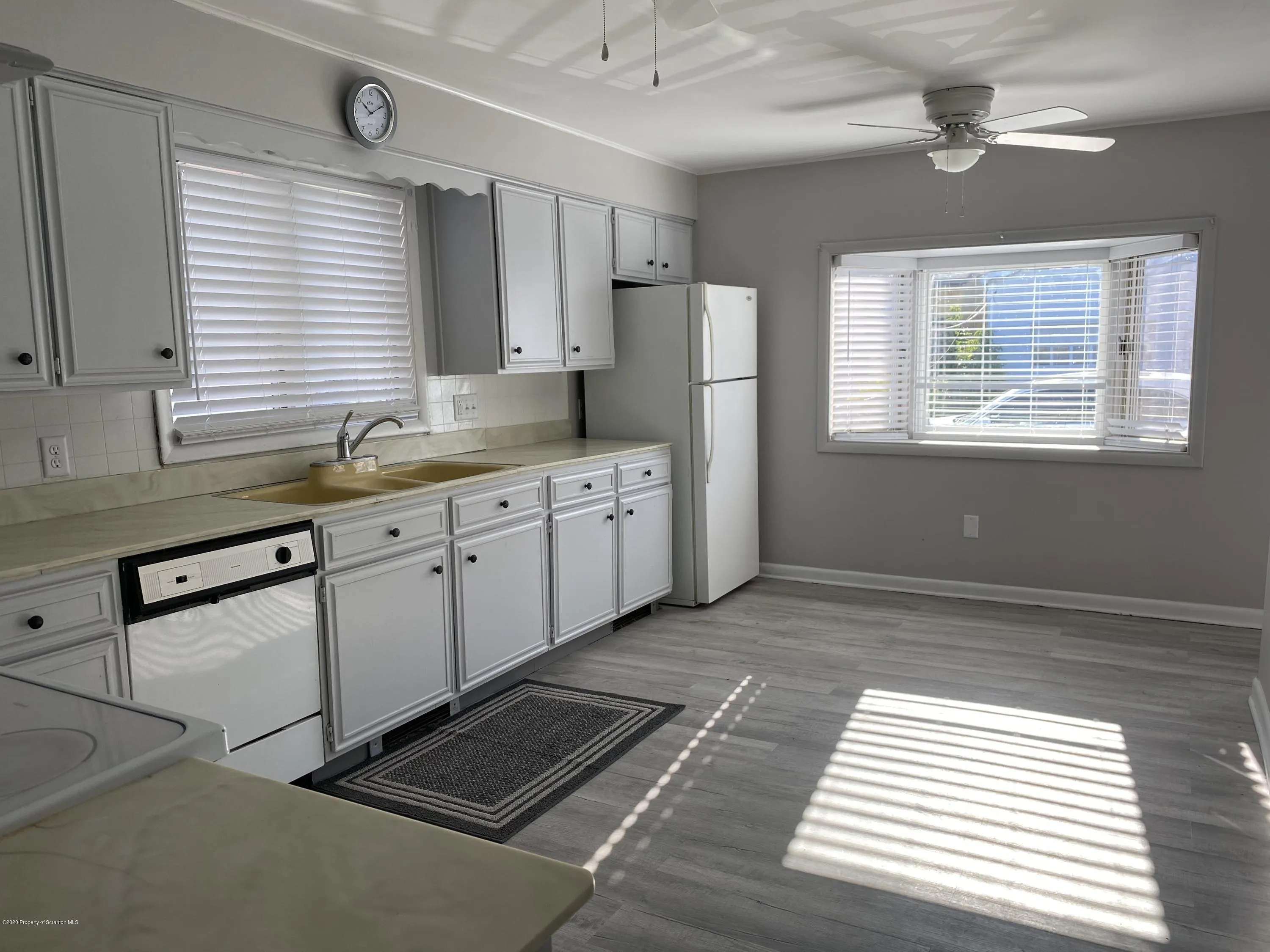 131 S Blakely Street, Dunmore, Pennsylvania 18509, 1 Bedroom Bedrooms, 4 Rooms Rooms,2 BathroomsBathrooms,Residential Lease,For Rent,Blakely,SC253035