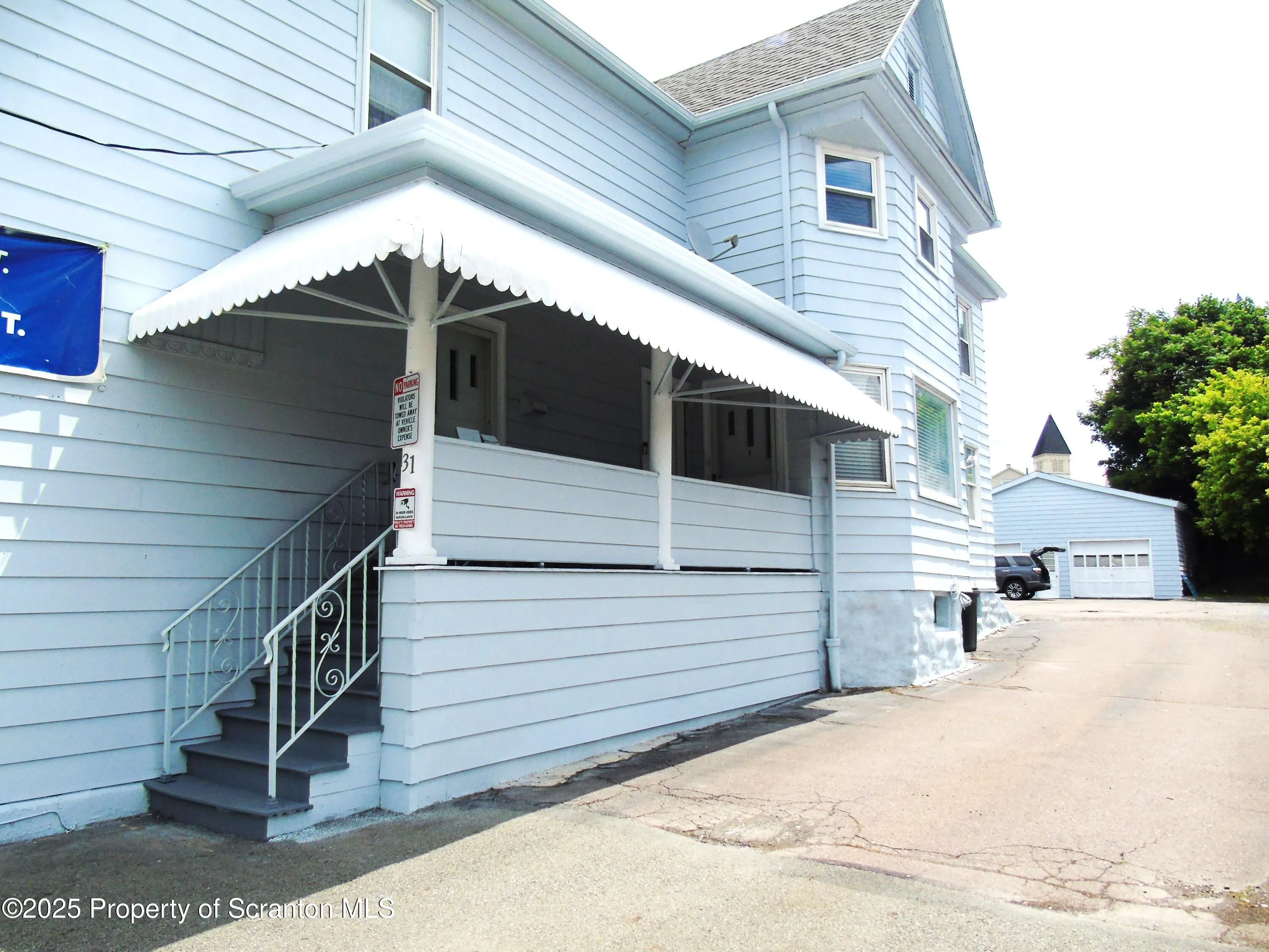 131 S Blakely Street, Dunmore, Pennsylvania 18509, 1 Bedroom Bedrooms, 4 Rooms Rooms,2 BathroomsBathrooms,Residential Lease,For Rent,Blakely,SC253035