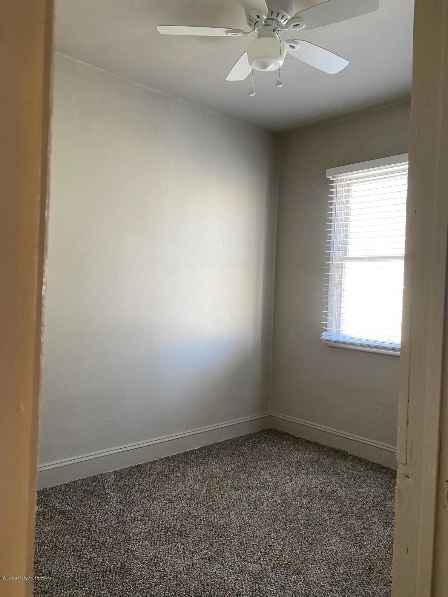 131 S Blakely Street, Dunmore, Pennsylvania 18509, 1 Bedroom Bedrooms, 4 Rooms Rooms,2 BathroomsBathrooms,Residential Lease,For Rent,Blakely,SC253035