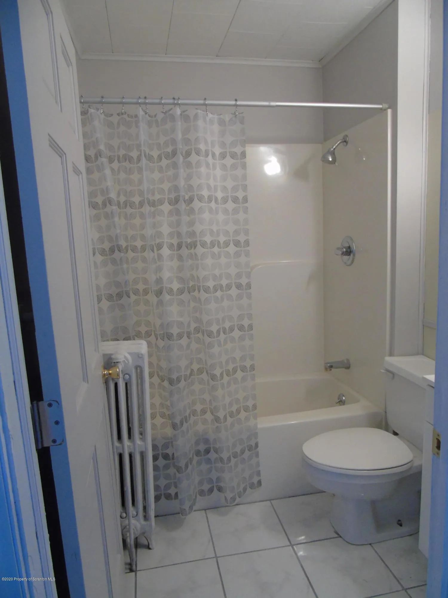 131 S Blakely Street, Dunmore, Pennsylvania 18509, 1 Bedroom Bedrooms, 4 Rooms Rooms,2 BathroomsBathrooms,Residential Lease,For Rent,Blakely,SC253035