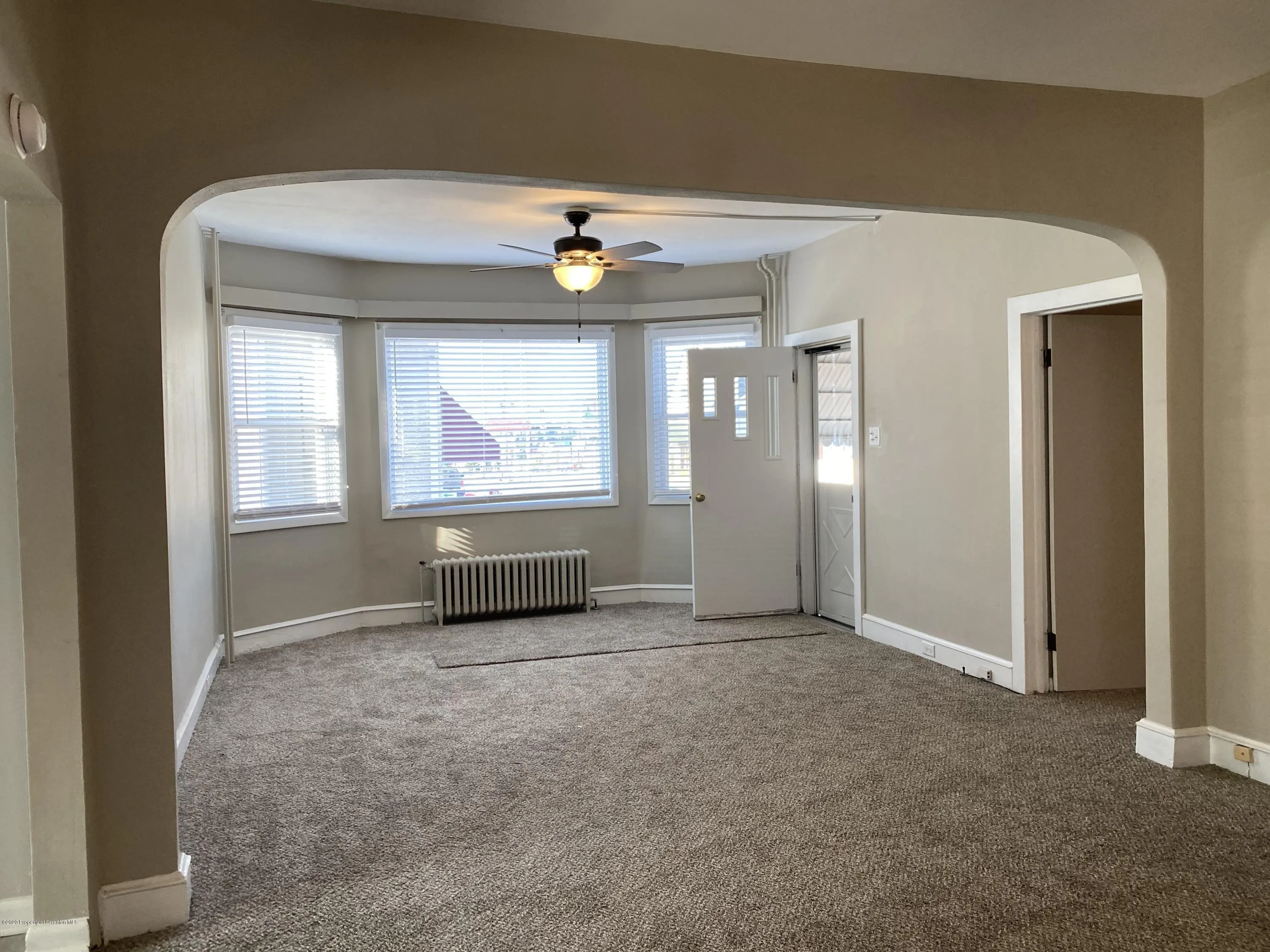 131 S Blakely Street, Dunmore, Pennsylvania 18509, 1 Bedroom Bedrooms, 4 Rooms Rooms,2 BathroomsBathrooms,Residential Lease,For Rent,Blakely,SC253035