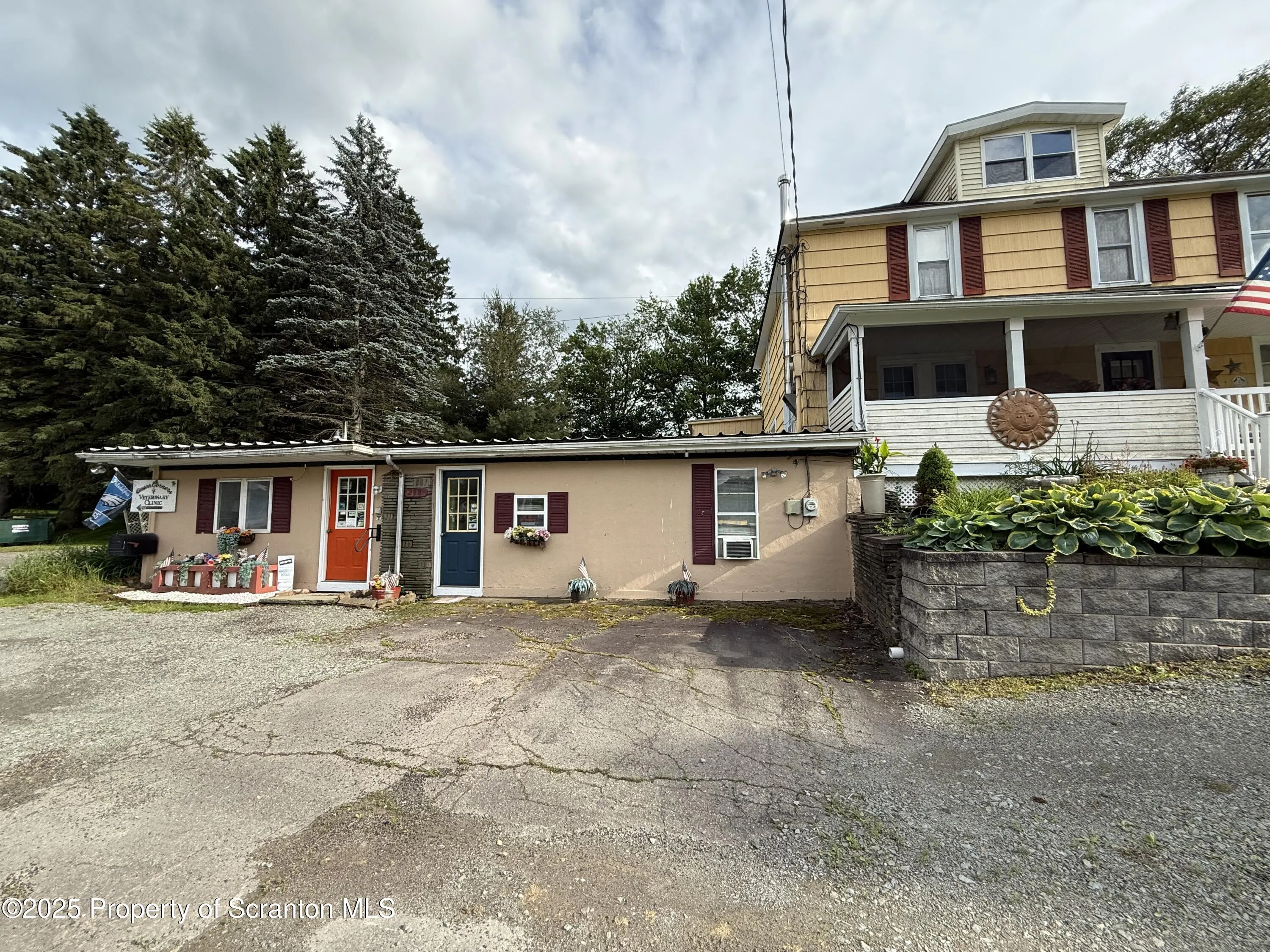 298 Crosstown Highway, Union Dale, Pennsylvania 18470, 4 Bedrooms Bedrooms, 14 Rooms Rooms,4 BathroomsBathrooms,Residential,For Sale,Crosstown,SC253095