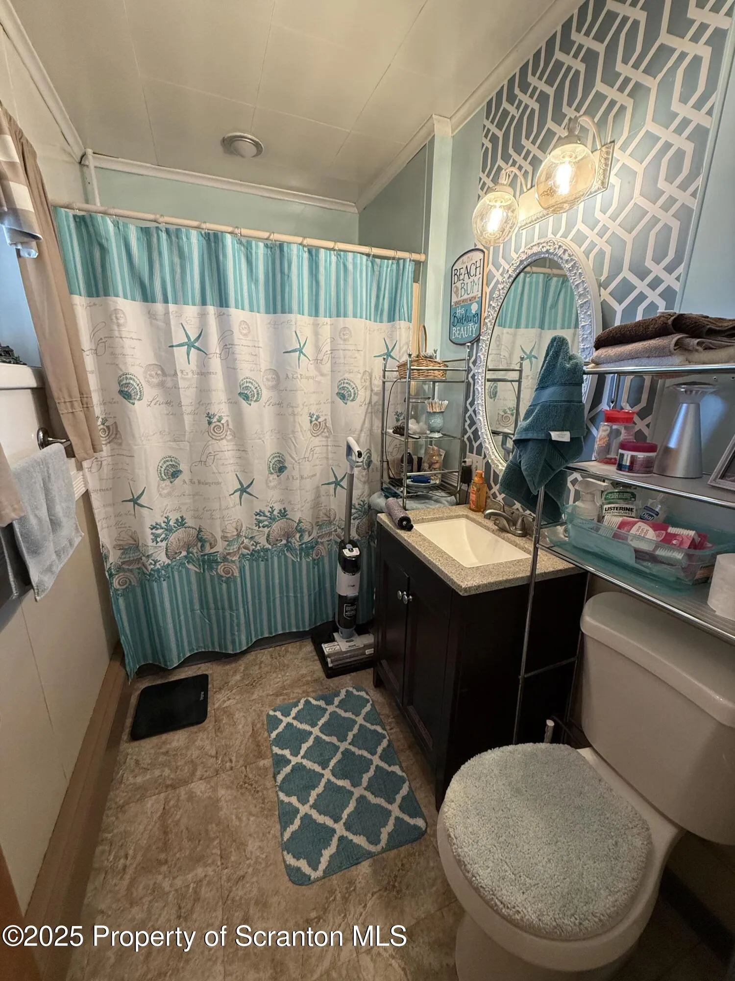 298 Crosstown Highway, Union Dale, Pennsylvania 18470, 4 Bedrooms Bedrooms, 14 Rooms Rooms,4 BathroomsBathrooms,Residential,For Sale,Crosstown,SC253095