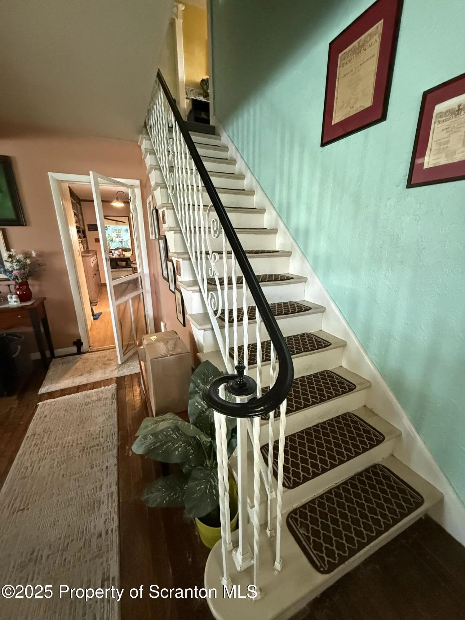 298 Crosstown Highway, Union Dale, Pennsylvania 18470, 4 Bedrooms Bedrooms, 14 Rooms Rooms,4 BathroomsBathrooms,Residential,For Sale,Crosstown,SC253095