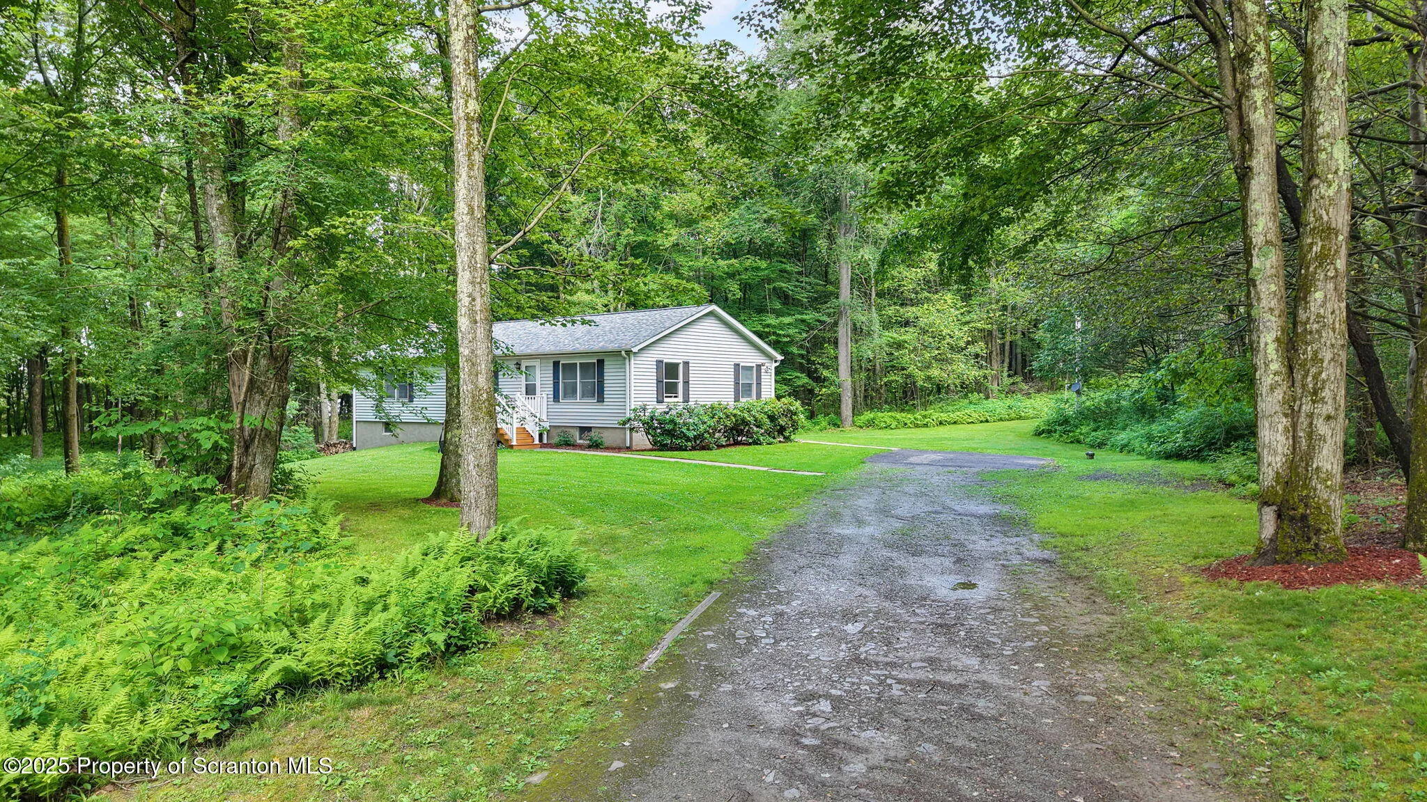 205 Dark Hollow Road, Montrose, Pennsylvania 18801, 3 Bedrooms Bedrooms, 6 Rooms Rooms,2 BathroomsBathrooms,Residential,For Sale,Dark Hollow,SC253236