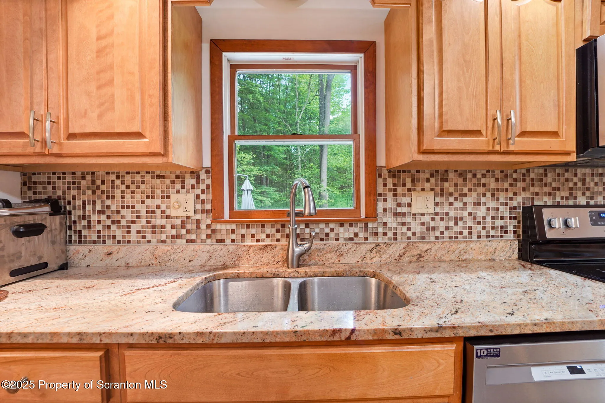 205 Dark Hollow Road, Montrose, Pennsylvania 18801, 3 Bedrooms Bedrooms, 6 Rooms Rooms,2 BathroomsBathrooms,Residential,For Sale,Dark Hollow,SC253236