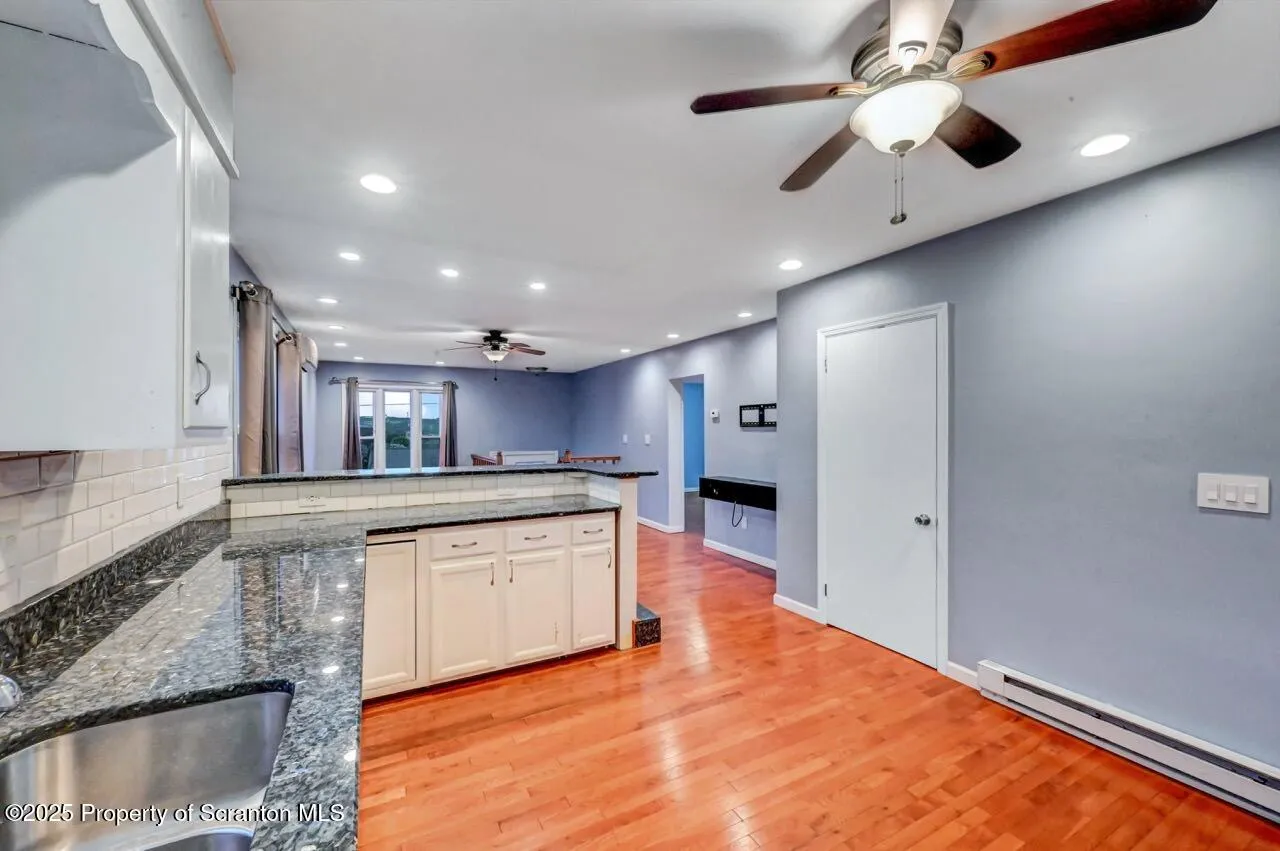 211 Hill Street, Dupont, Pennsylvania 18641, 2 Bedrooms Bedrooms, 5 Rooms Rooms,2 BathroomsBathrooms,Residential,For Sale,Hill,SC253065
