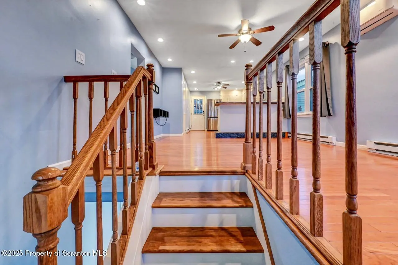 211 Hill Street, Dupont, Pennsylvania 18641, 2 Bedrooms Bedrooms, 5 Rooms Rooms,2 BathroomsBathrooms,Residential,For Sale,Hill,SC253065