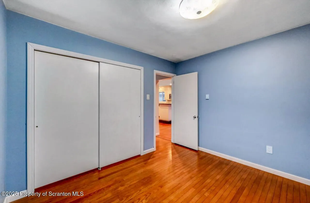 211 Hill Street, Dupont, Pennsylvania 18641, 2 Bedrooms Bedrooms, 5 Rooms Rooms,2 BathroomsBathrooms,Residential,For Sale,Hill,SC253065