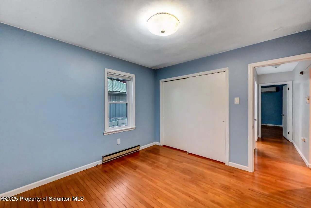 211 Hill Street, Dupont, Pennsylvania 18641, 2 Bedrooms Bedrooms, 5 Rooms Rooms,2 BathroomsBathrooms,Residential,For Sale,Hill,SC253065
