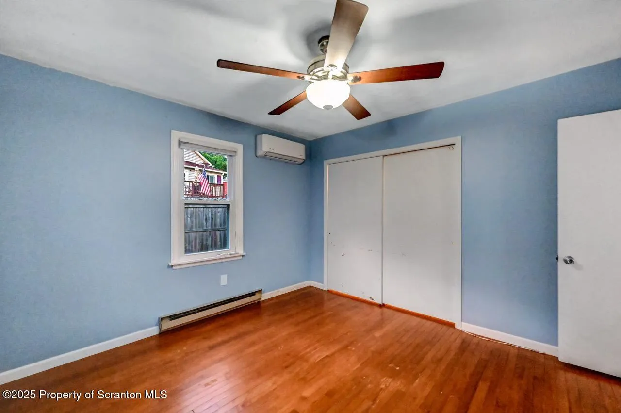 211 Hill Street, Dupont, Pennsylvania 18641, 2 Bedrooms Bedrooms, 5 Rooms Rooms,2 BathroomsBathrooms,Residential,For Sale,Hill,SC253065