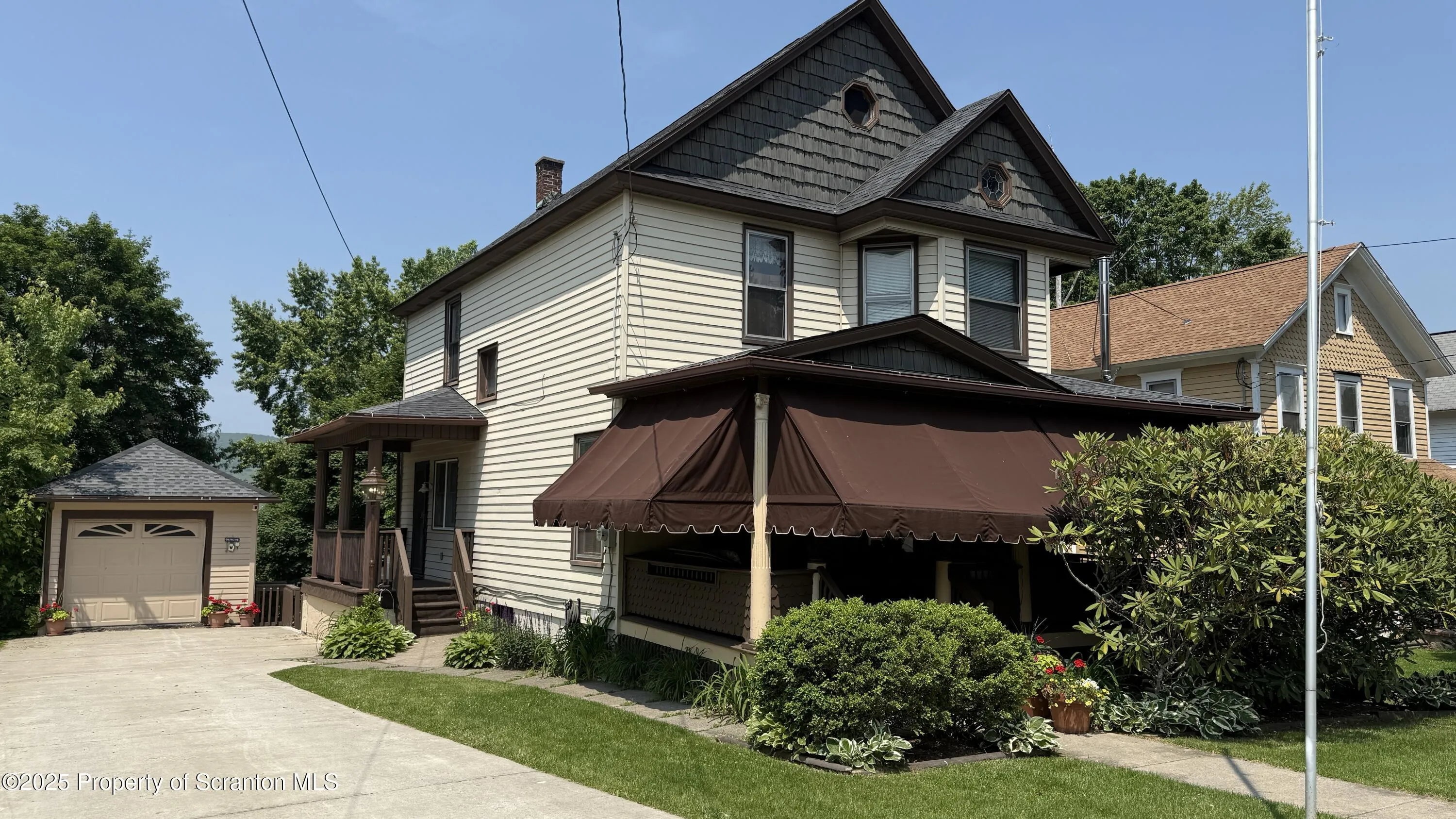 21 Archbald Street, Carbondale, Pennsylvania 18407, 4 Bedrooms Bedrooms, 7 Rooms Rooms,2 BathroomsBathrooms,Residential,For Sale,Archbald,SC253074
