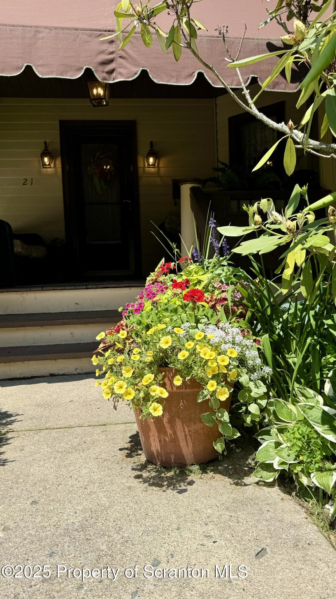 21 Archbald Street, Carbondale, Pennsylvania 18407, 4 Bedrooms Bedrooms, 7 Rooms Rooms,2 BathroomsBathrooms,Residential,For Sale,Archbald,SC253074