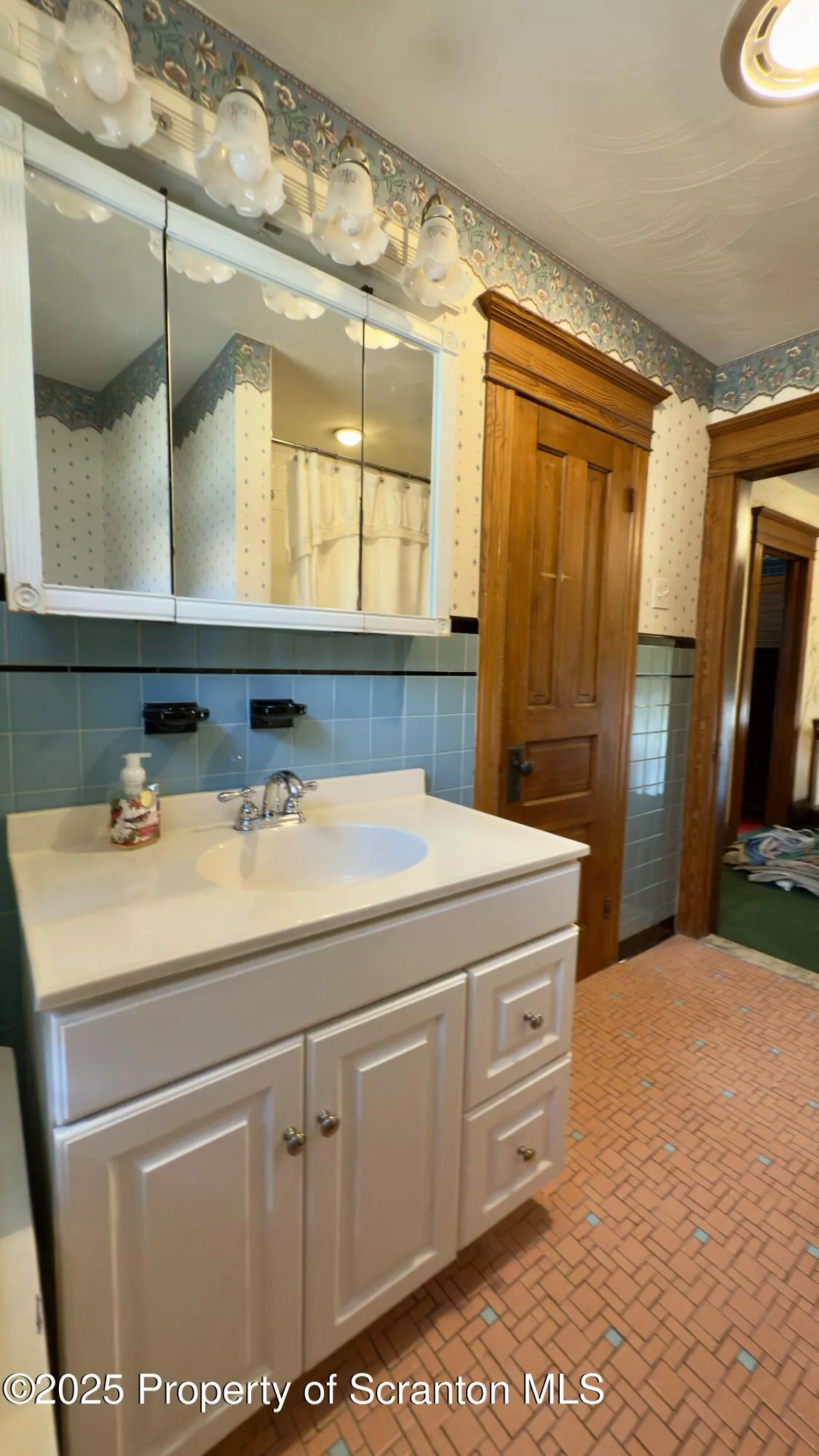 21 Archbald Street, Carbondale, Pennsylvania 18407, 4 Bedrooms Bedrooms, 7 Rooms Rooms,2 BathroomsBathrooms,Residential,For Sale,Archbald,SC253074
