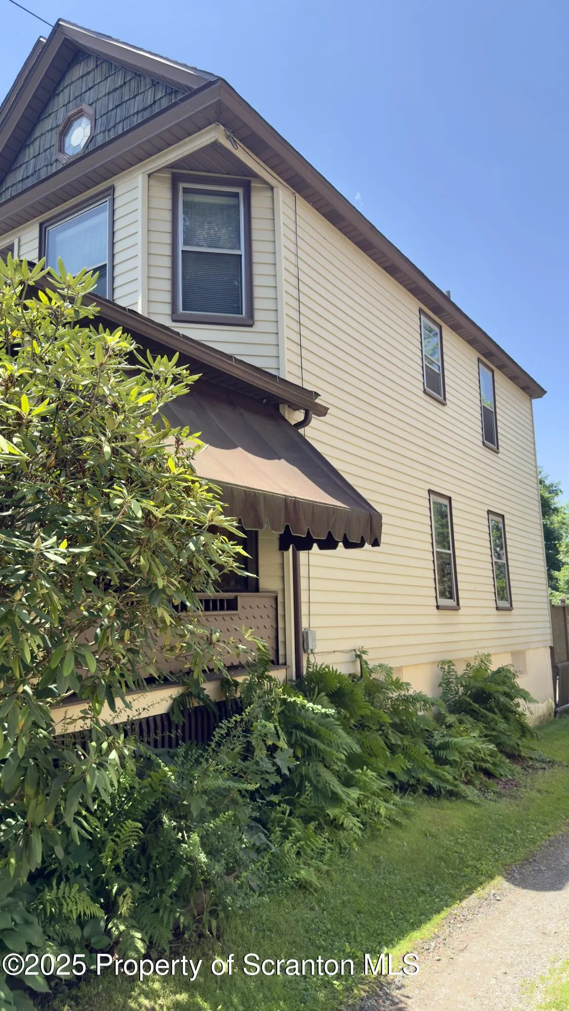21 Archbald Street, Carbondale, Pennsylvania 18407, 4 Bedrooms Bedrooms, 7 Rooms Rooms,2 BathroomsBathrooms,Residential,For Sale,Archbald,SC253074