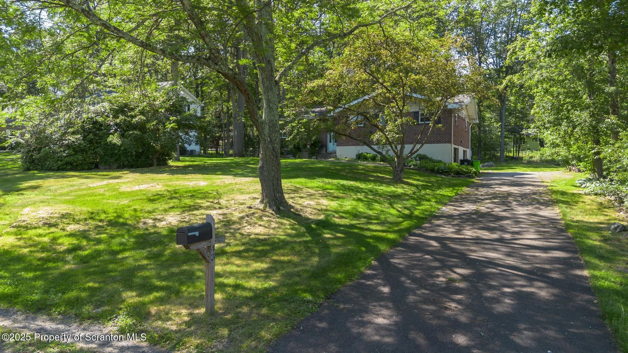 43 Walden Drive, Mountaintop, Pennsylvania 18707, 4 Bedrooms Bedrooms, 9 Rooms Rooms,3 BathroomsBathrooms,Residential,For Sale,Walden,SC253150