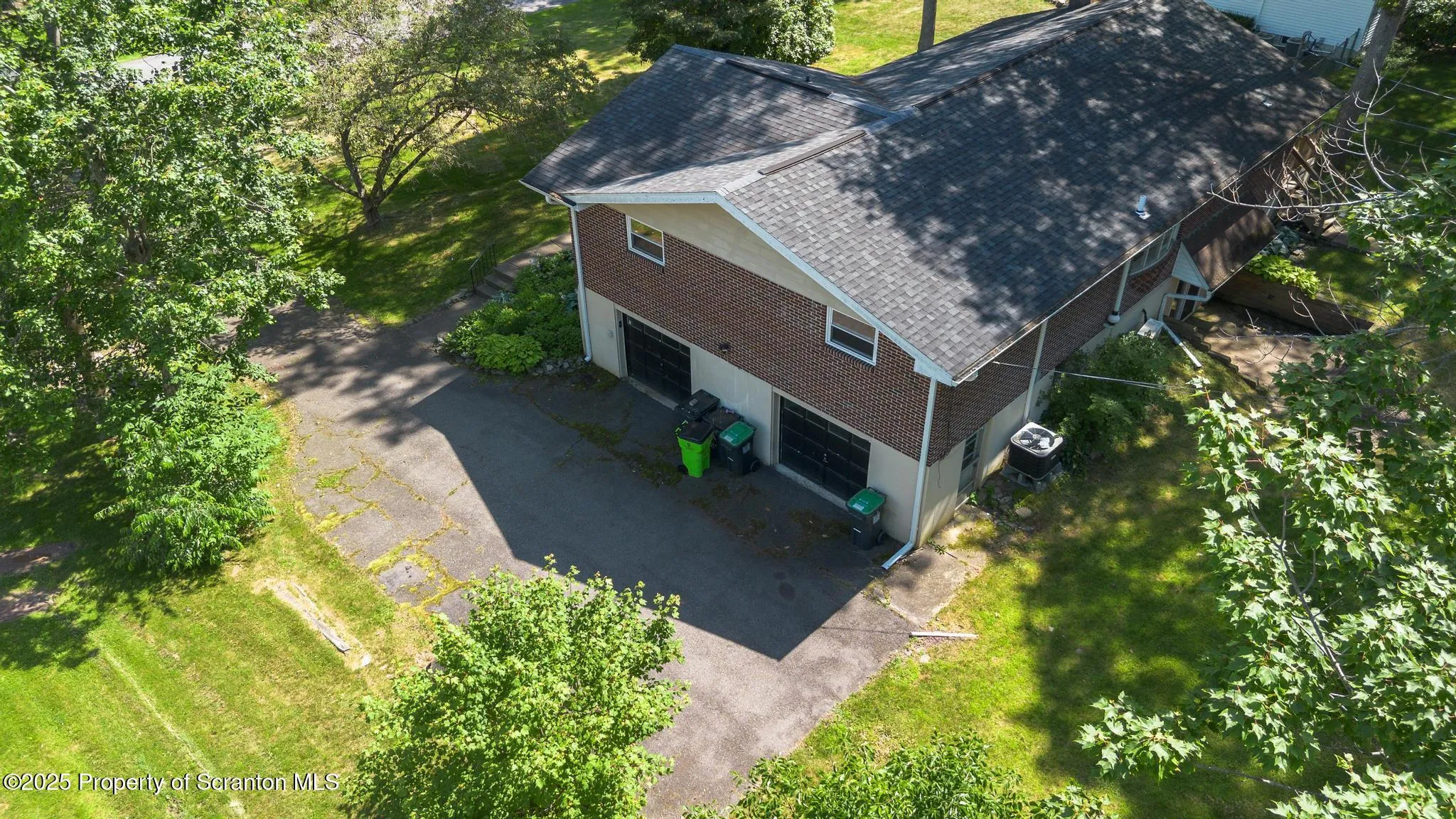 43 Walden Drive, Mountaintop, Pennsylvania 18707, 4 Bedrooms Bedrooms, 9 Rooms Rooms,3 BathroomsBathrooms,Residential,For Sale,Walden,SC253150