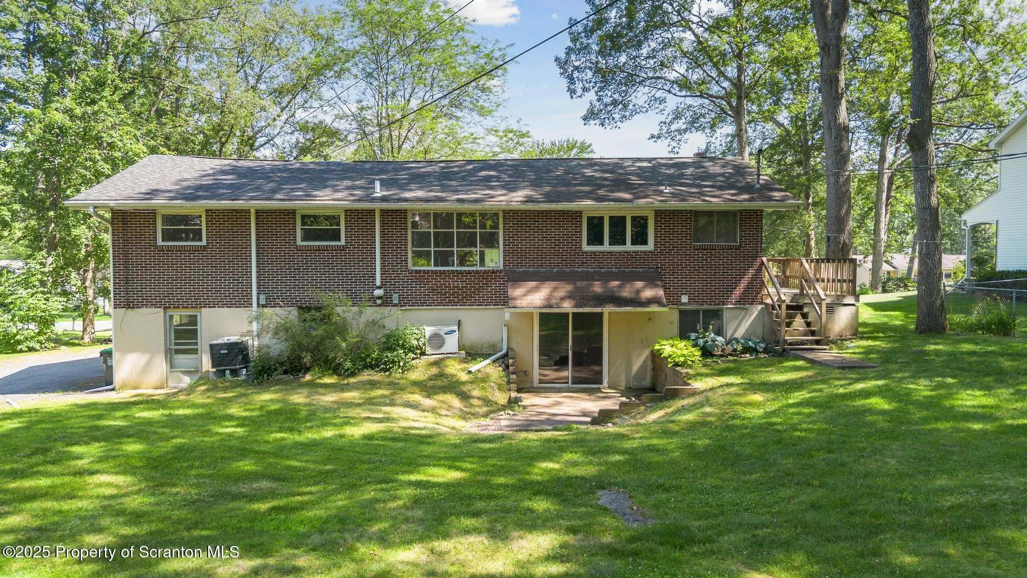 43 Walden Drive, Mountaintop, Pennsylvania 18707, 4 Bedrooms Bedrooms, 9 Rooms Rooms,3 BathroomsBathrooms,Residential,For Sale,Walden,SC253150
