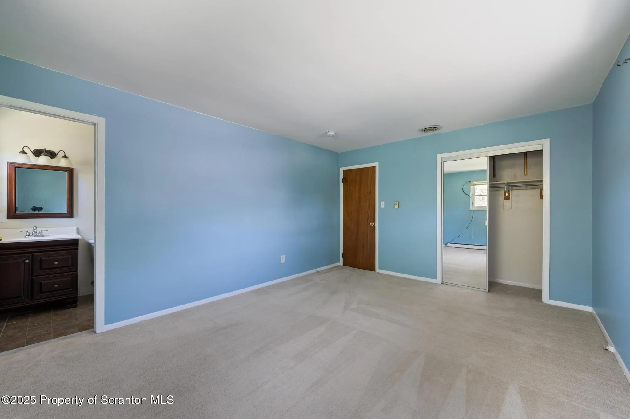 43 Walden Drive, Mountaintop, Pennsylvania 18707, 4 Bedrooms Bedrooms, 9 Rooms Rooms,3 BathroomsBathrooms,Residential,For Sale,Walden,SC253150