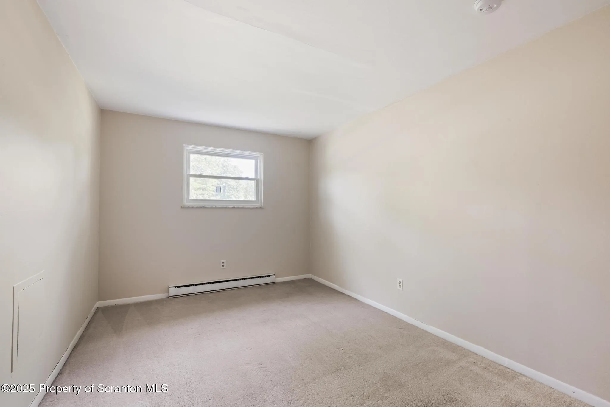 43 Walden Drive, Mountaintop, Pennsylvania 18707, 4 Bedrooms Bedrooms, 9 Rooms Rooms,3 BathroomsBathrooms,Residential,For Sale,Walden,SC253150