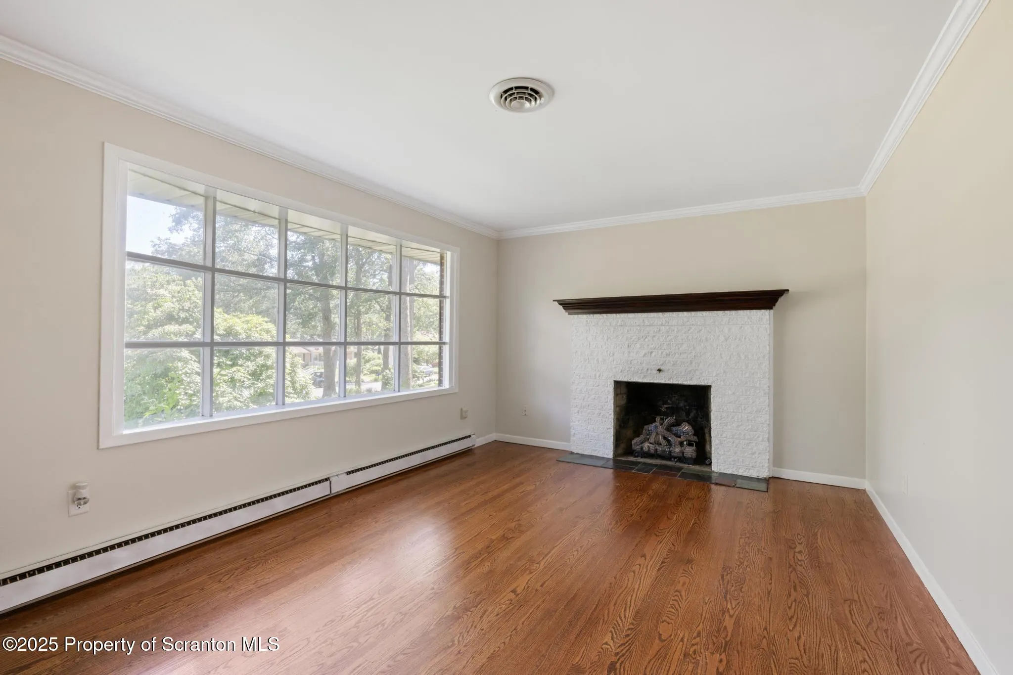 43 Walden Drive, Mountaintop, Pennsylvania 18707, 4 Bedrooms Bedrooms, 9 Rooms Rooms,3 BathroomsBathrooms,Residential,For Sale,Walden,SC253150
