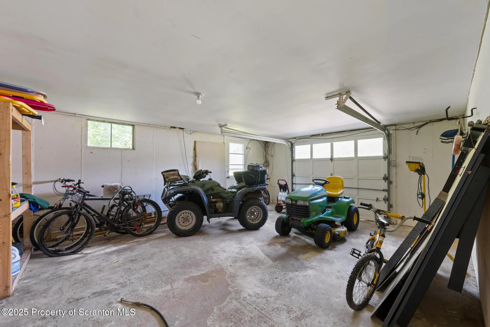 43 Walden Drive, Mountaintop, Pennsylvania 18707, 4 Bedrooms Bedrooms, 9 Rooms Rooms,3 BathroomsBathrooms,Residential,For Sale,Walden,SC253150